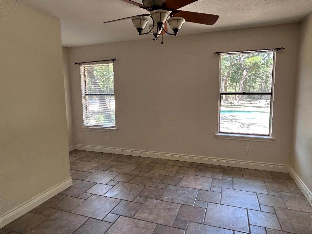 725 Shady Hollow Dr Property Photo 27