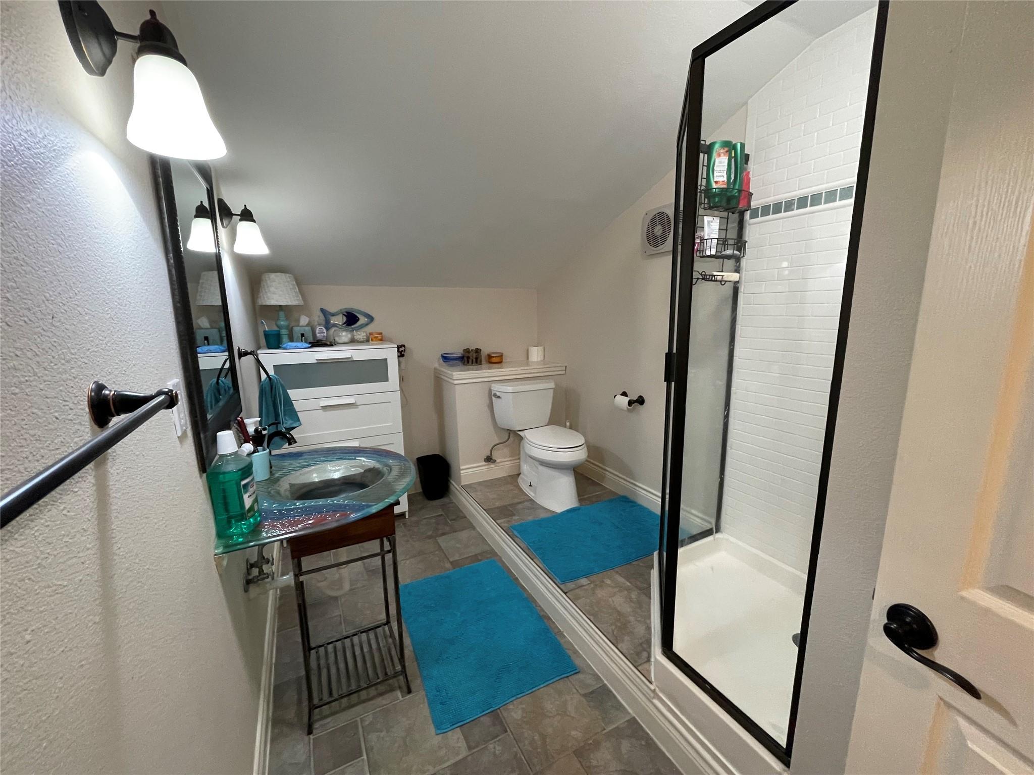 725 Shady Hollow Dr Property Photo 30