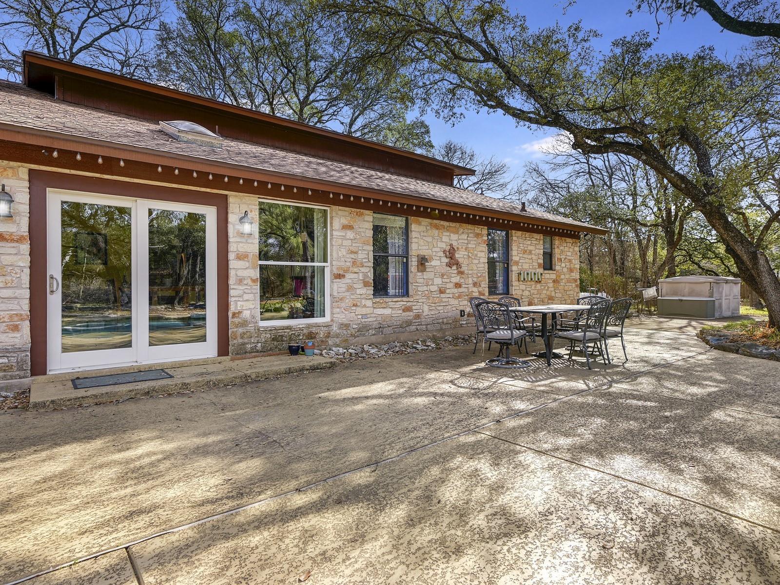 725 Shady Hollow Dr Property Photo 32