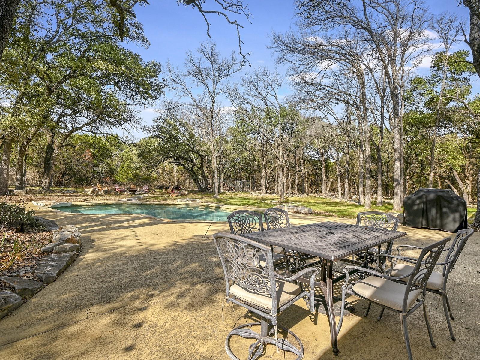 725 Shady Hollow Dr Property Photo 33