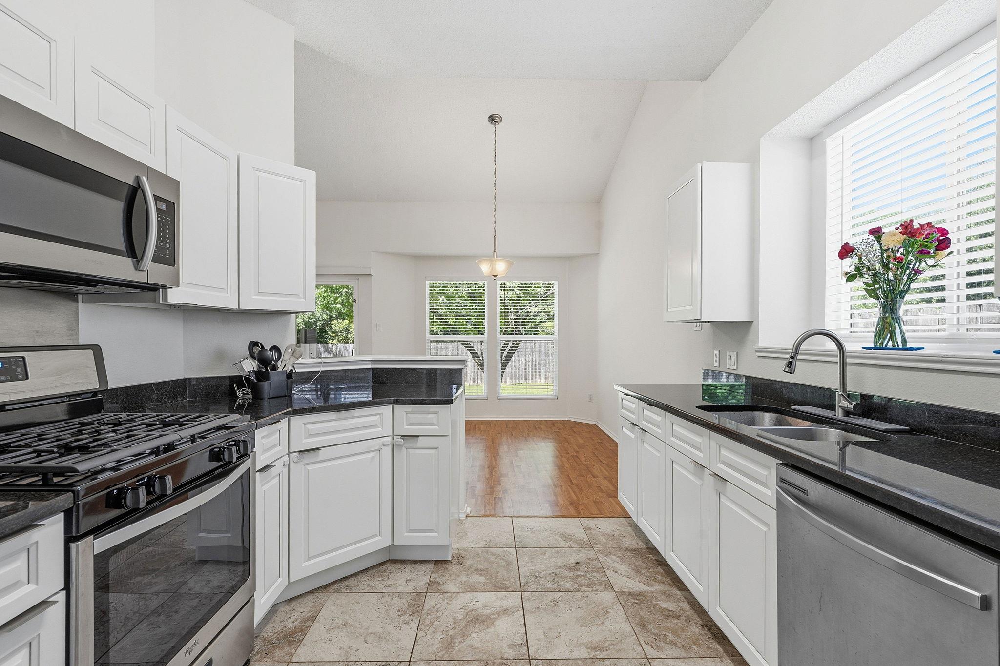 14818 Yellowleaf Trl Property Photo 8