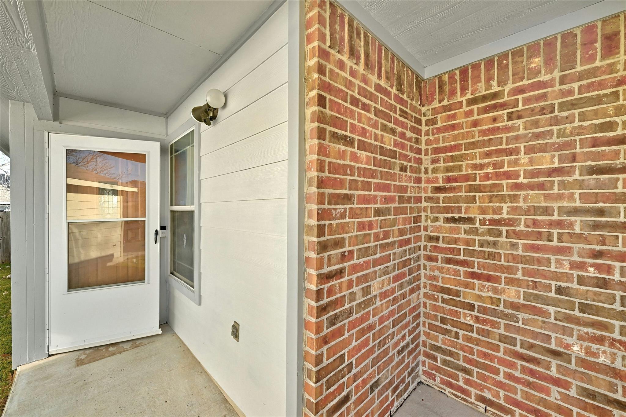 7405 Cayenne Ln Property Photo 3