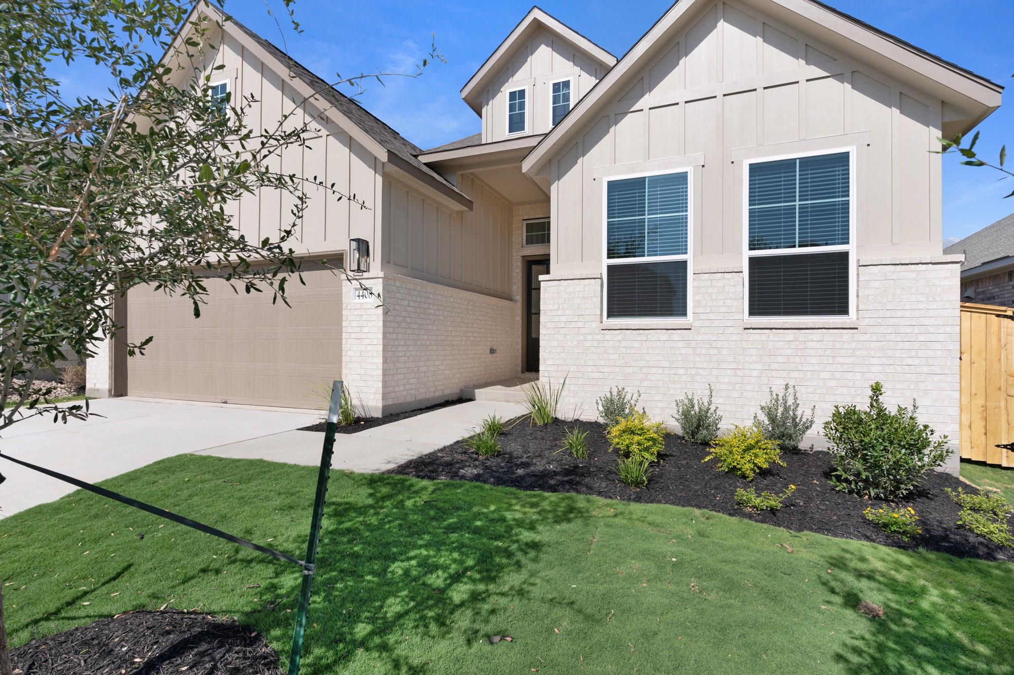 4408 College Square Dr Property Photo 3