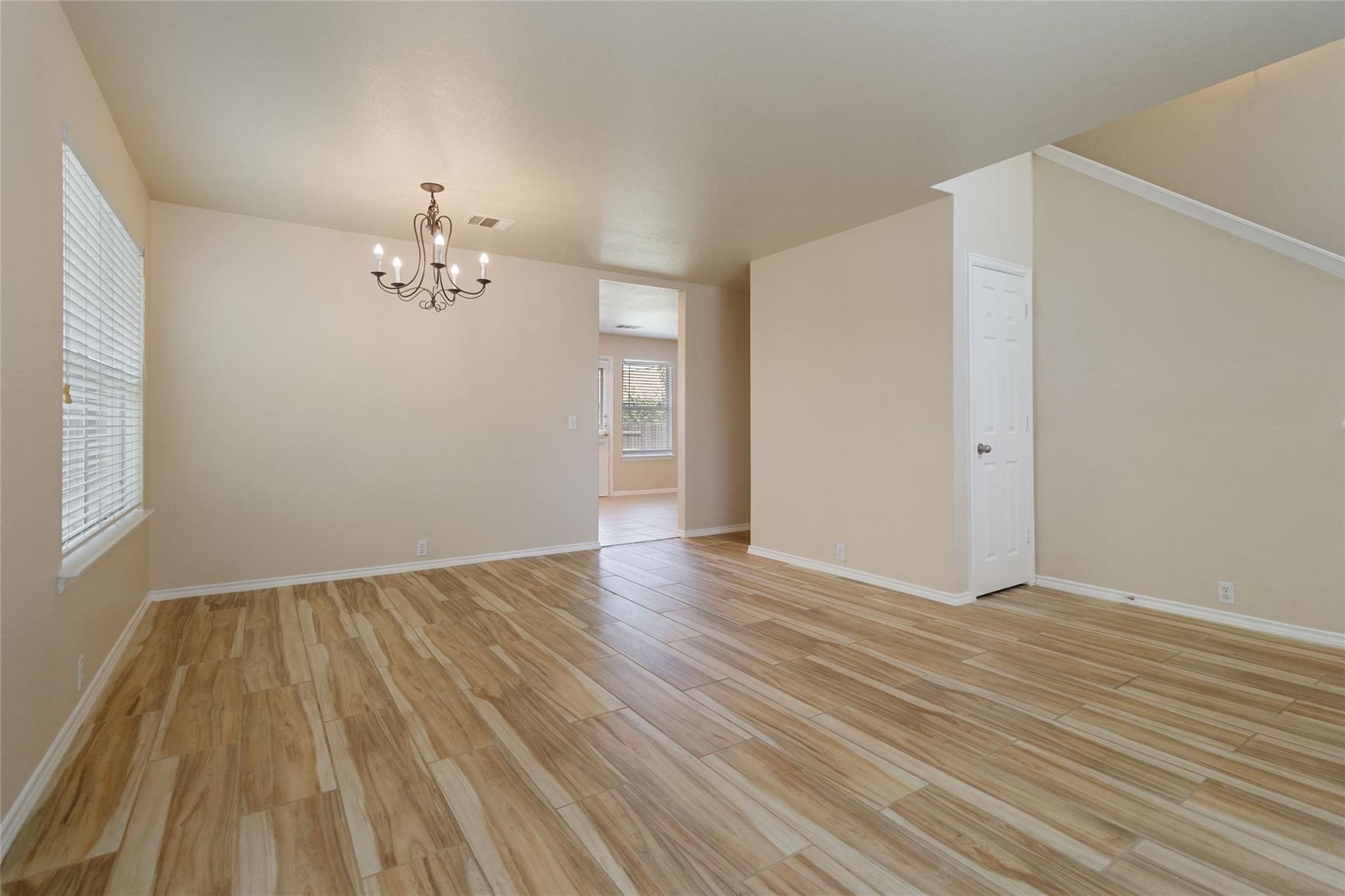401 Spruce Dr Property Photo 5