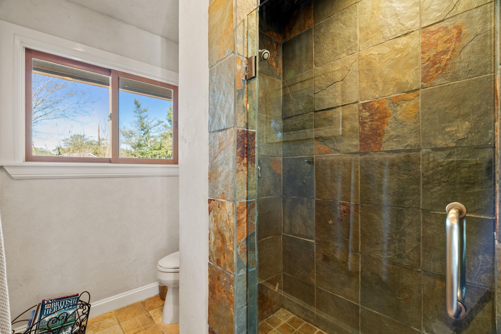 2910 Fall Creek Rd Property Photo 23