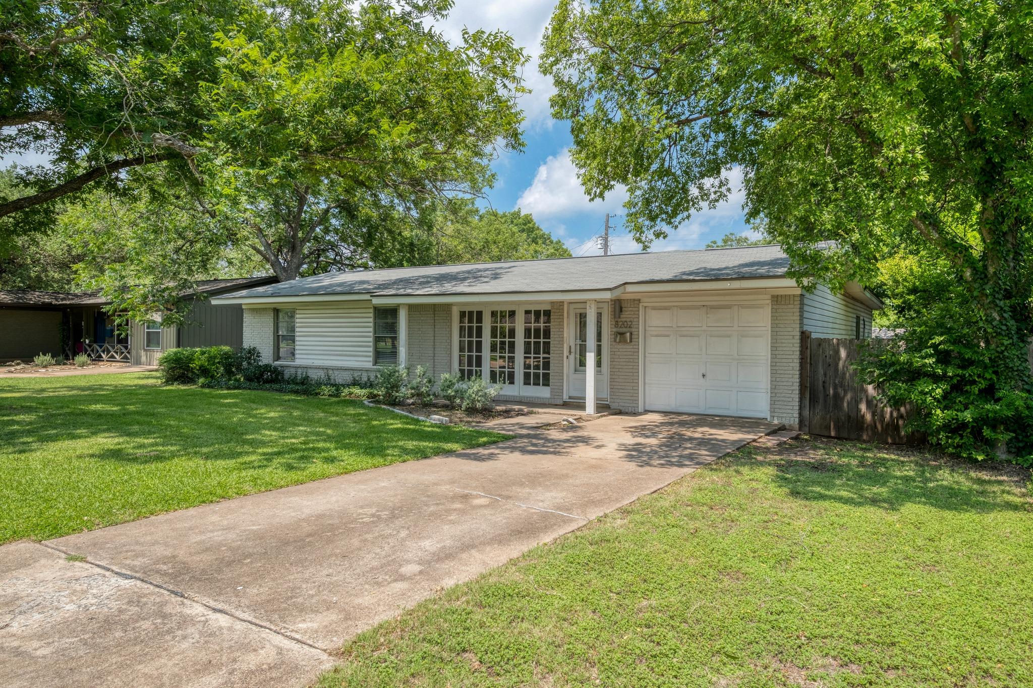 8202 Polar Dr Property Photo 3