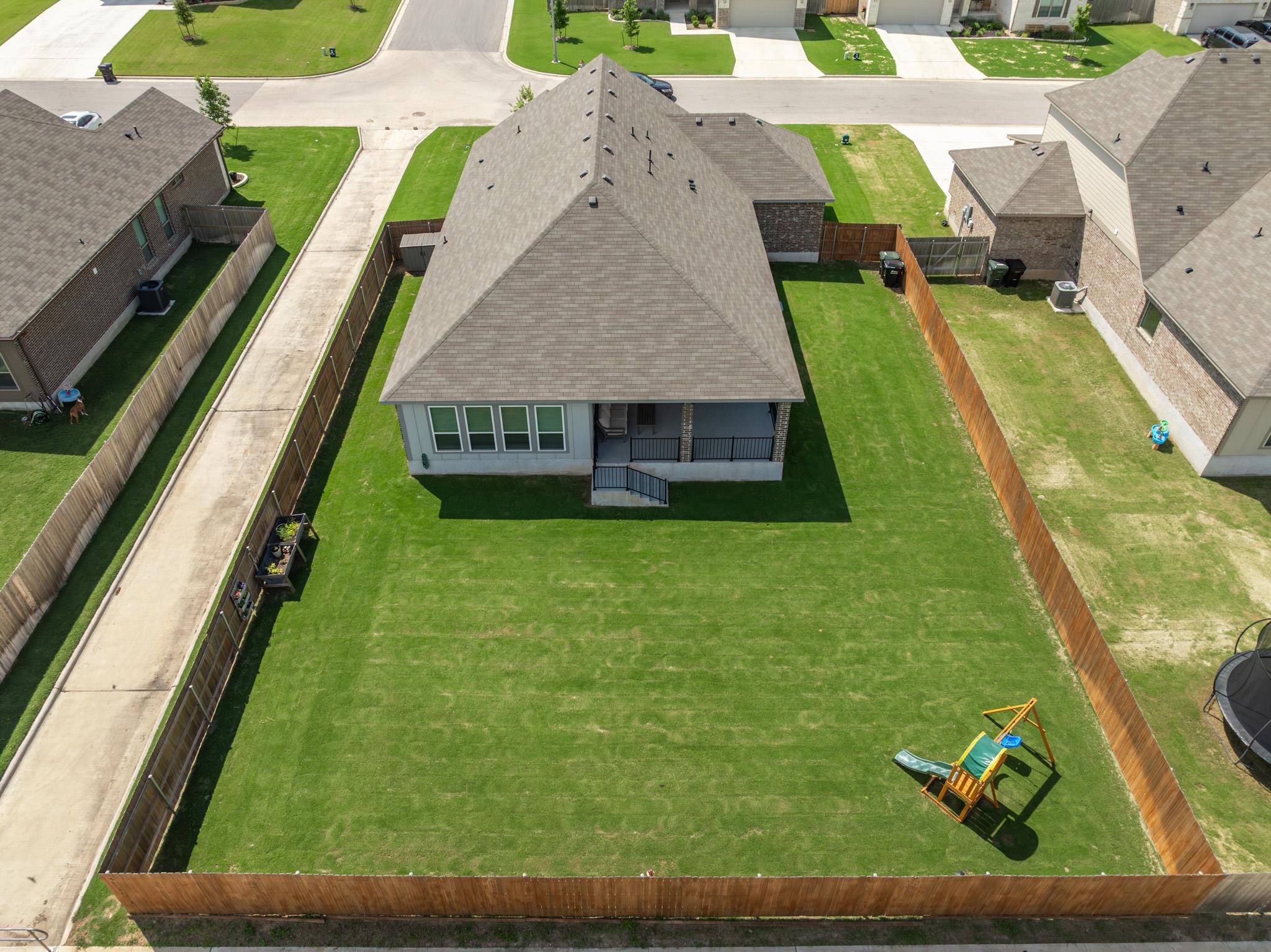 1202 Carnaby Dr Property Photo 6