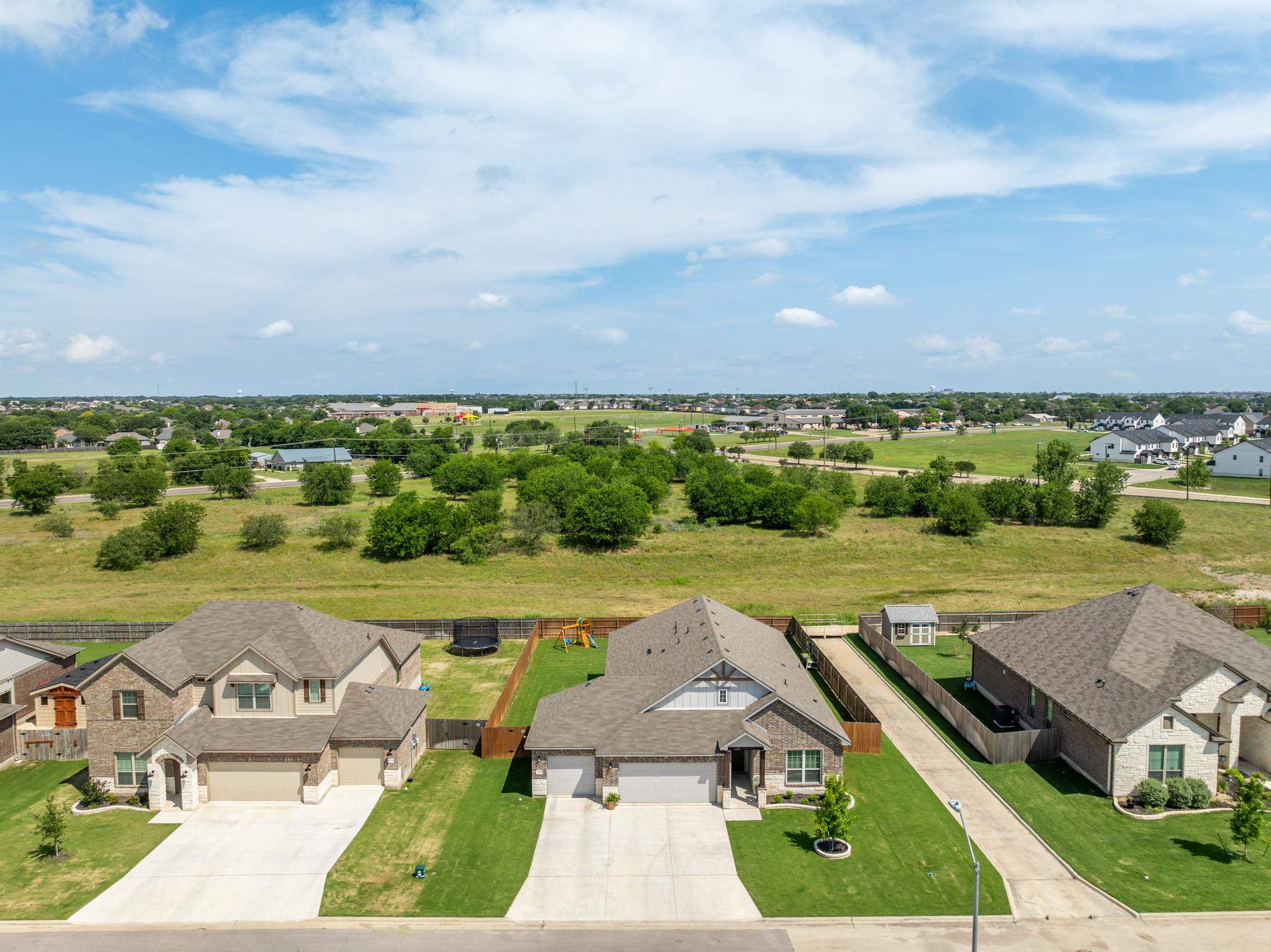 1202 Carnaby Dr Property Photo 37