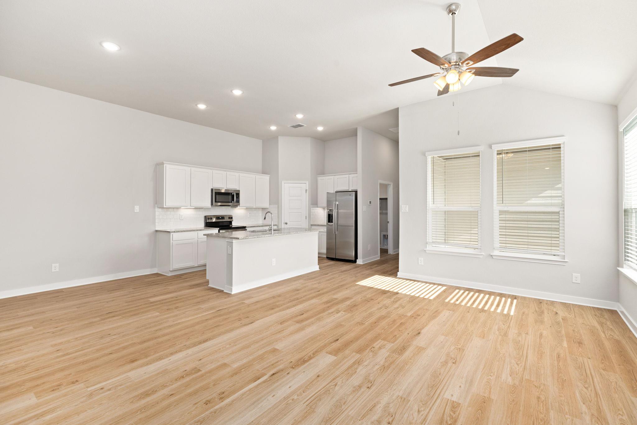 158 Schrader Dr #b Property Photo 3