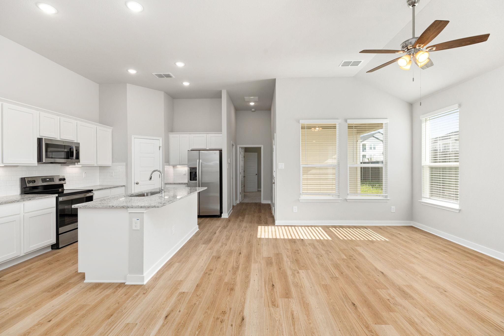158 Schrader Dr #b Property Photo 4