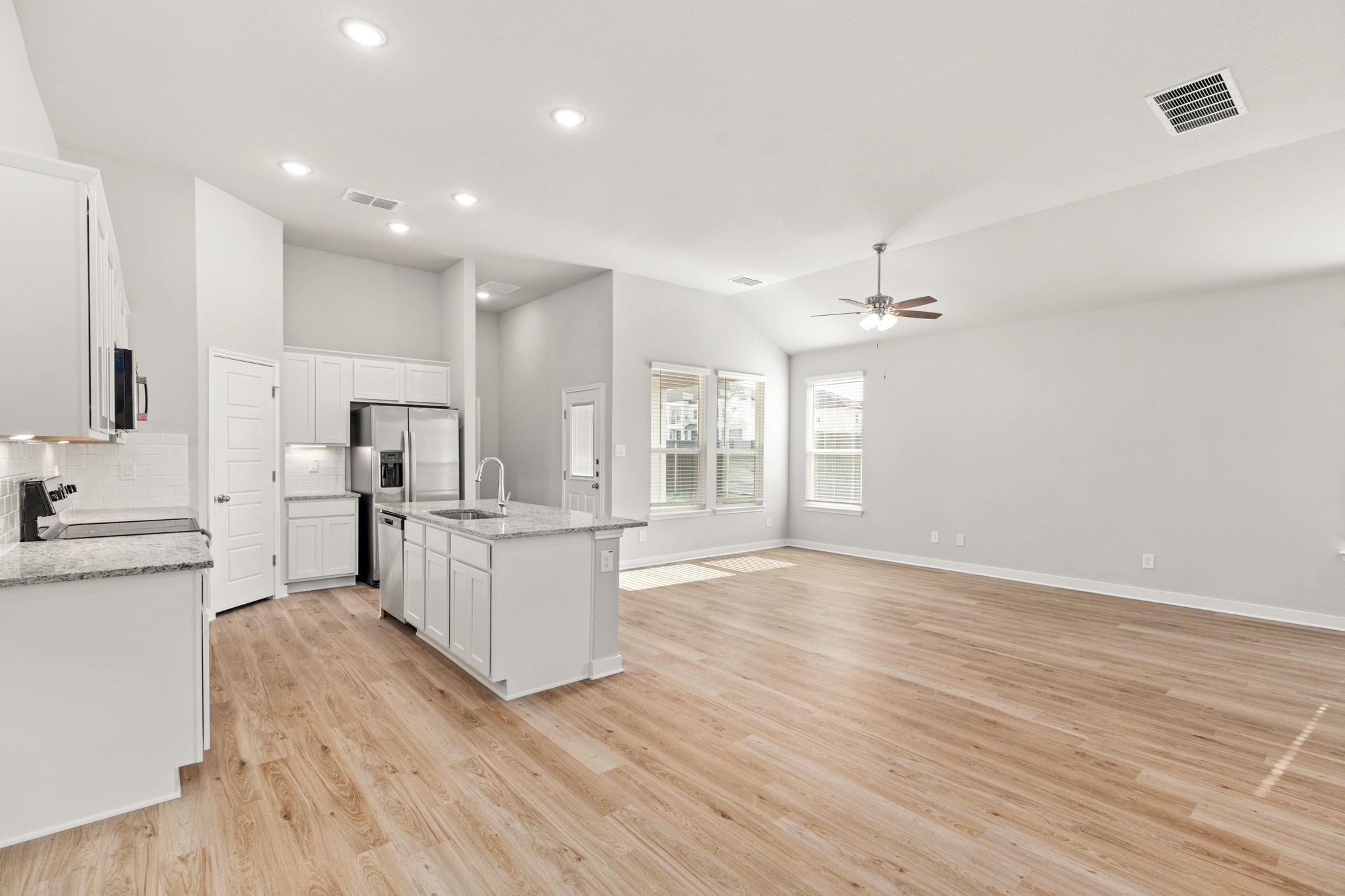 158 Schrader Dr #b Property Photo 5