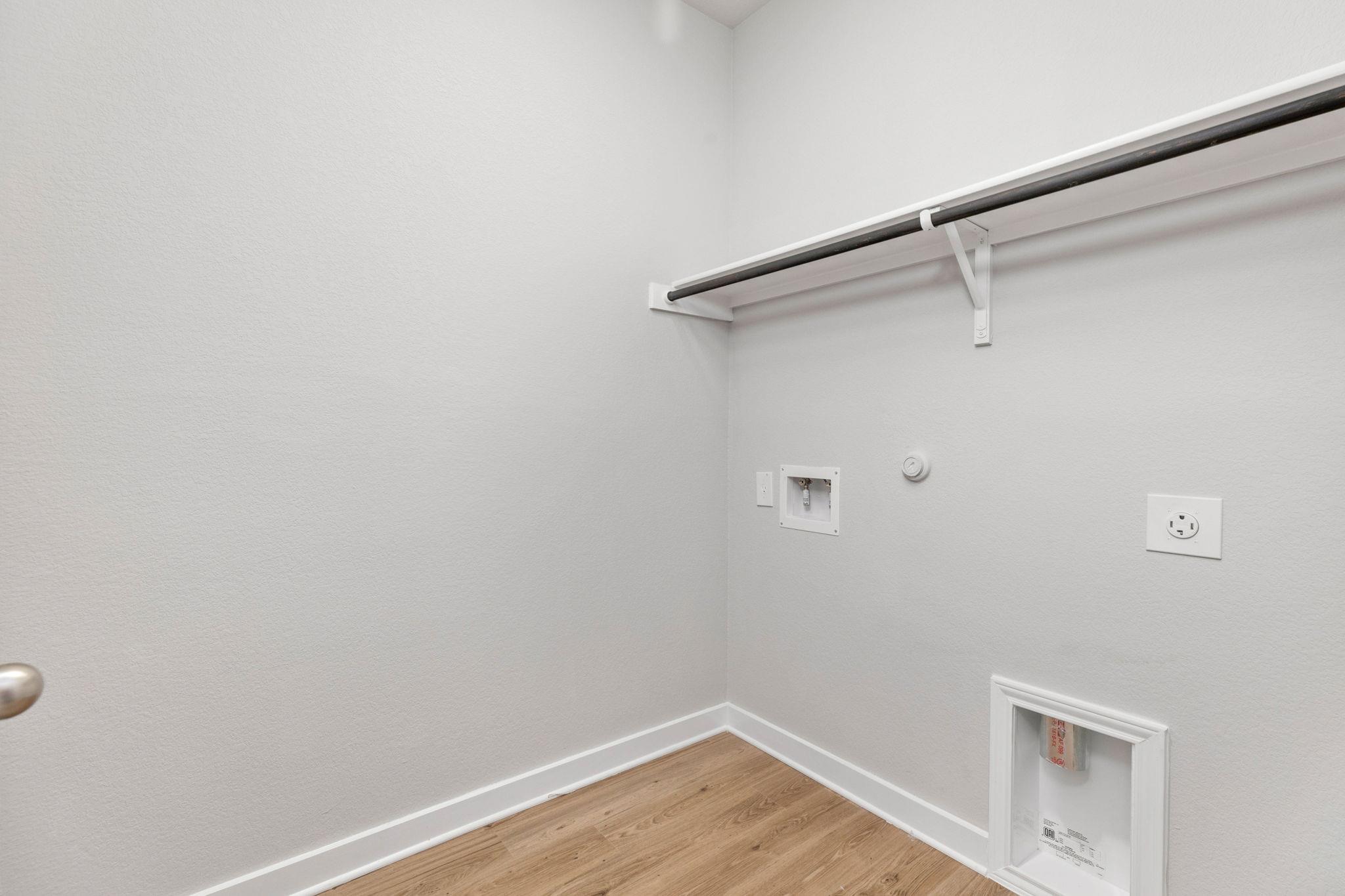158 Schrader Dr #b Property Photo 13