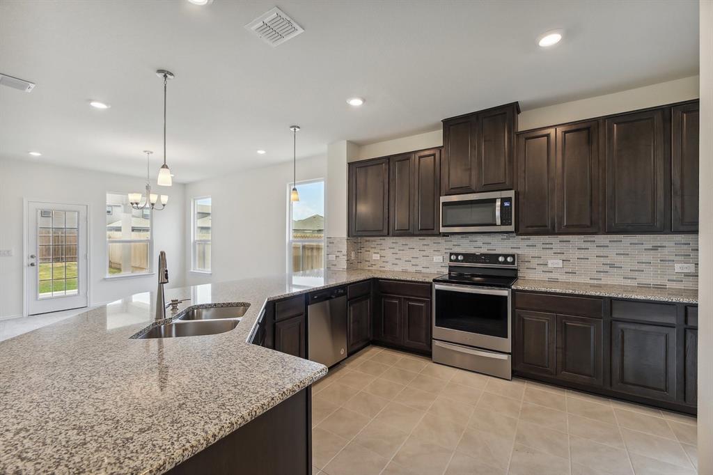 7403 Wink Way Property Photo 8