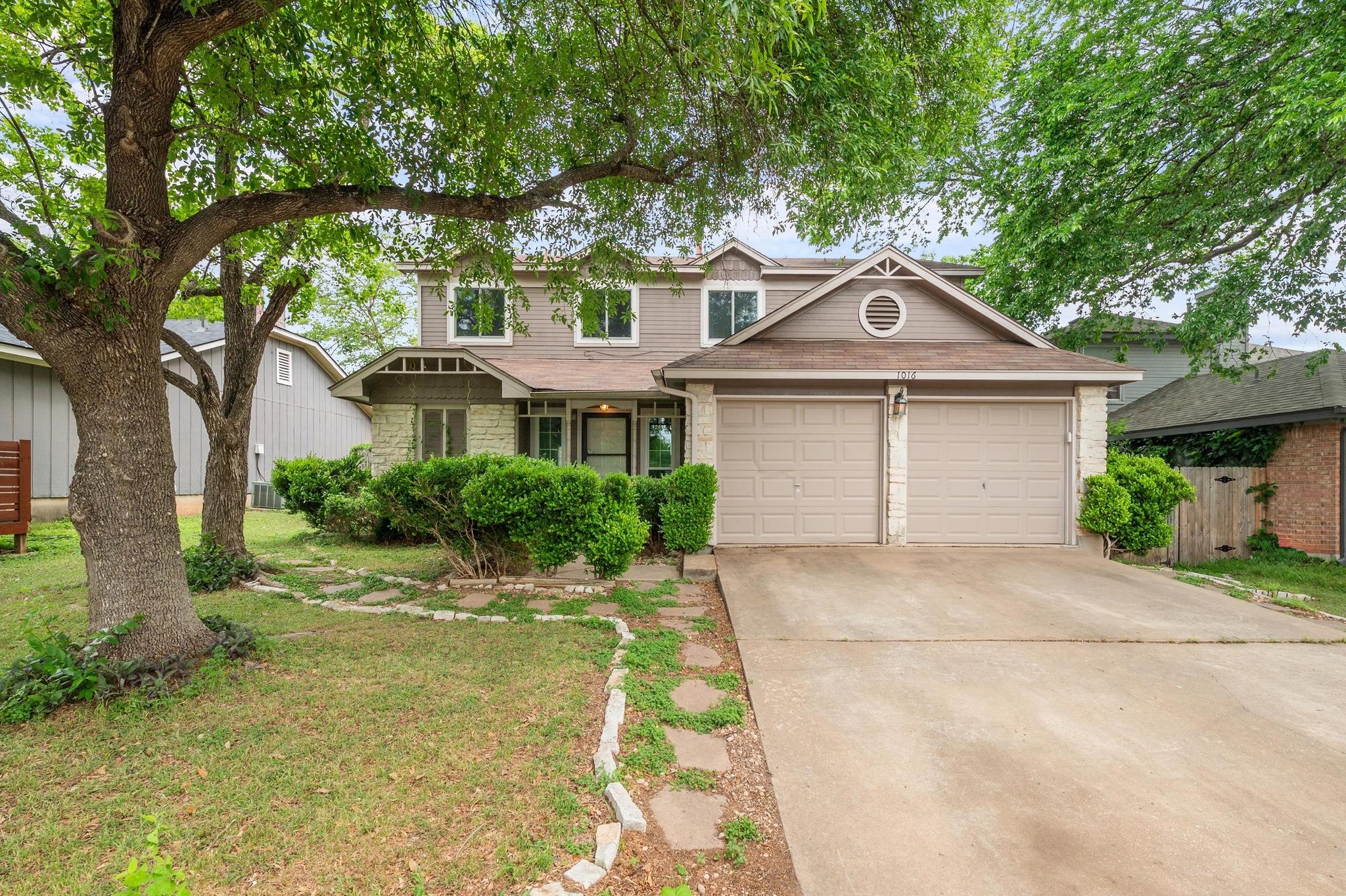 1016 Peggotty Pl Property Photo 1