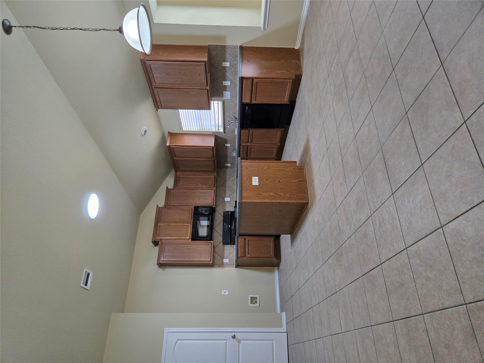 2118 Rachel Ln Property Photo 4