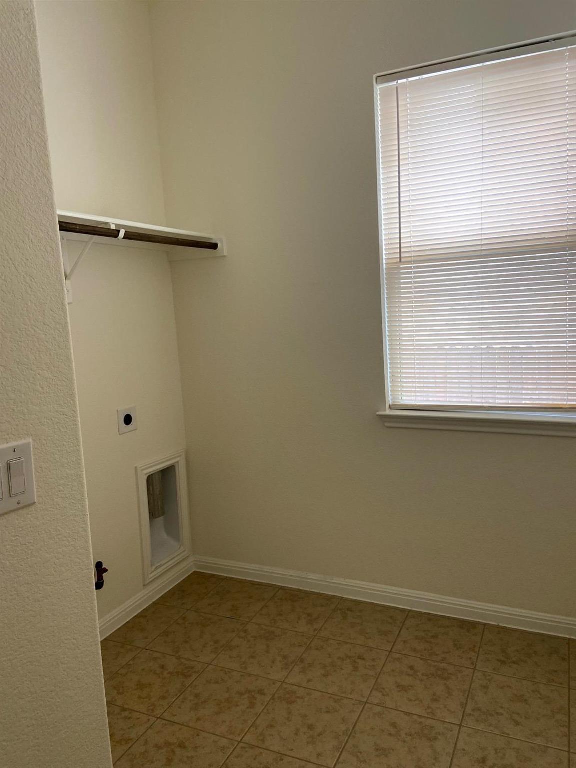 2918 Zelma Dr Property Photo 12