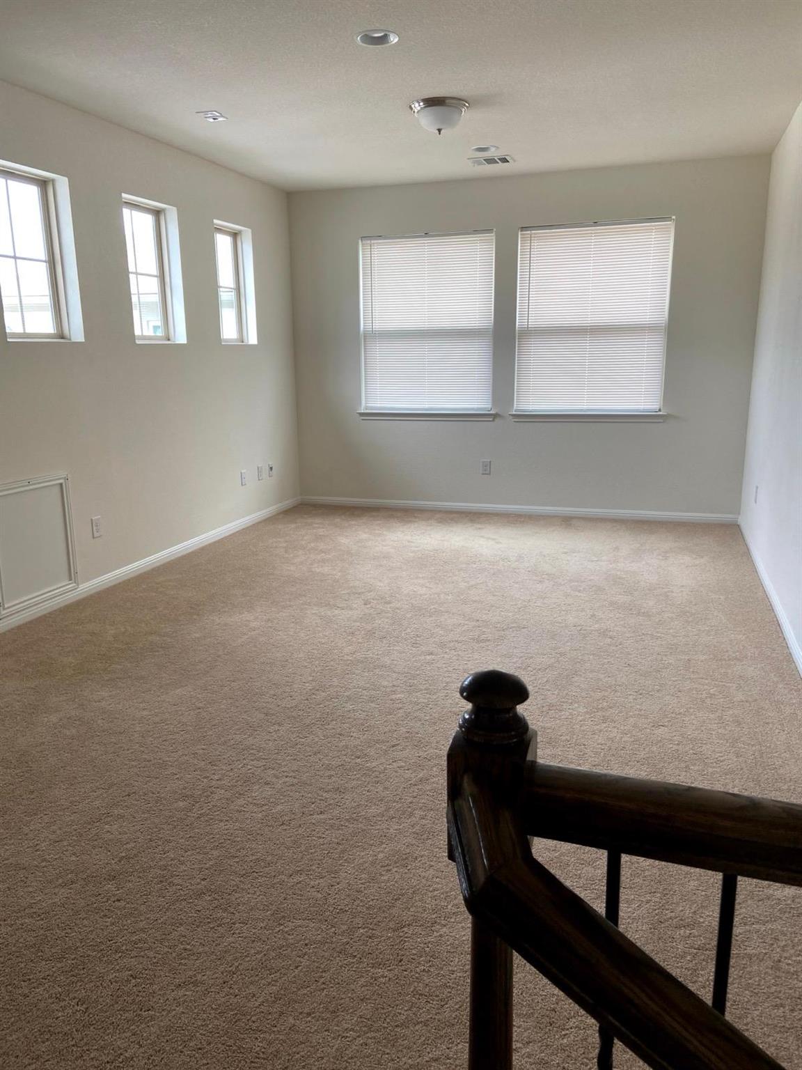 2918 Zelma Dr Property Photo 17