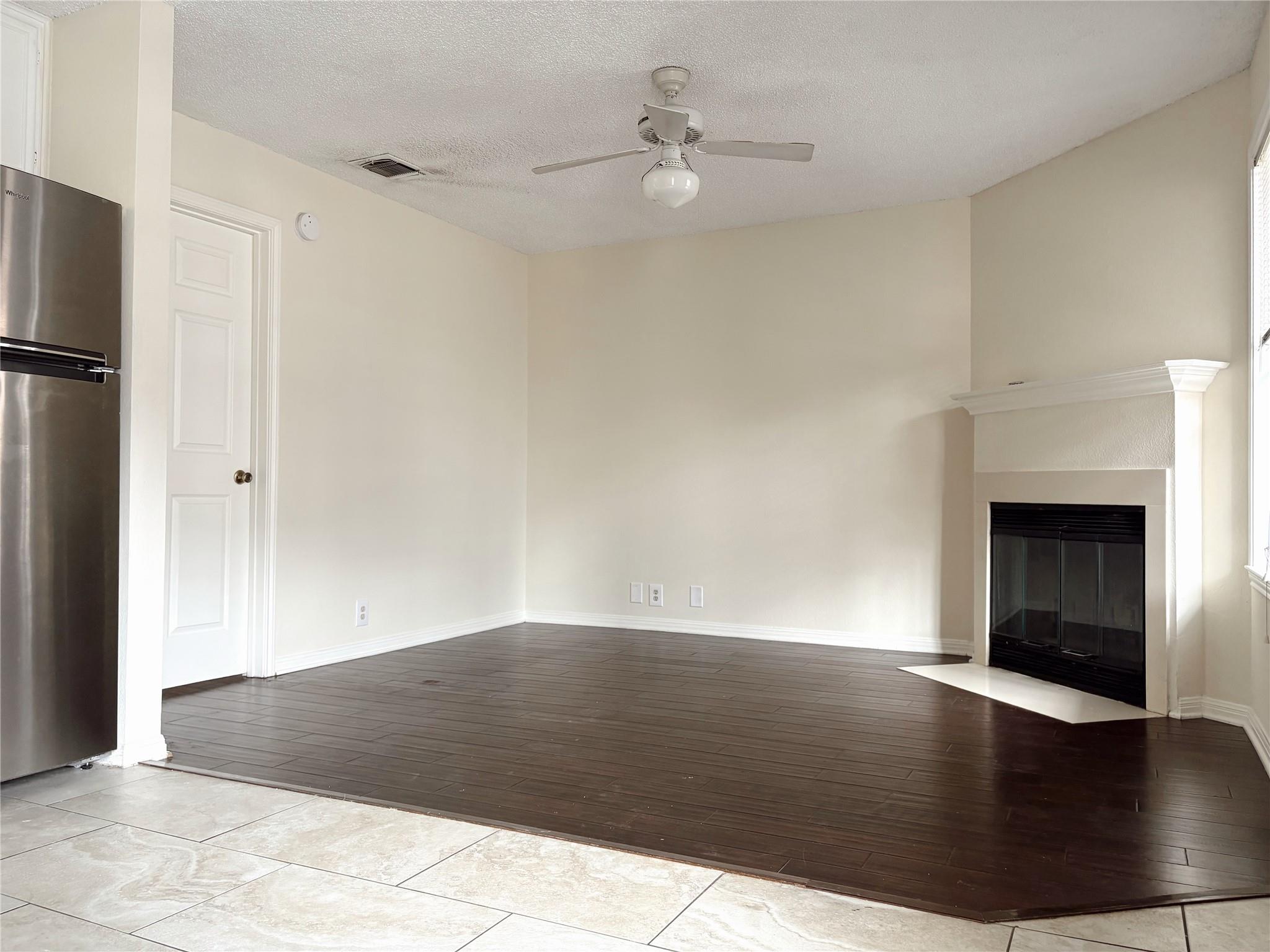 502 W 17th St #b Property Photo 9
