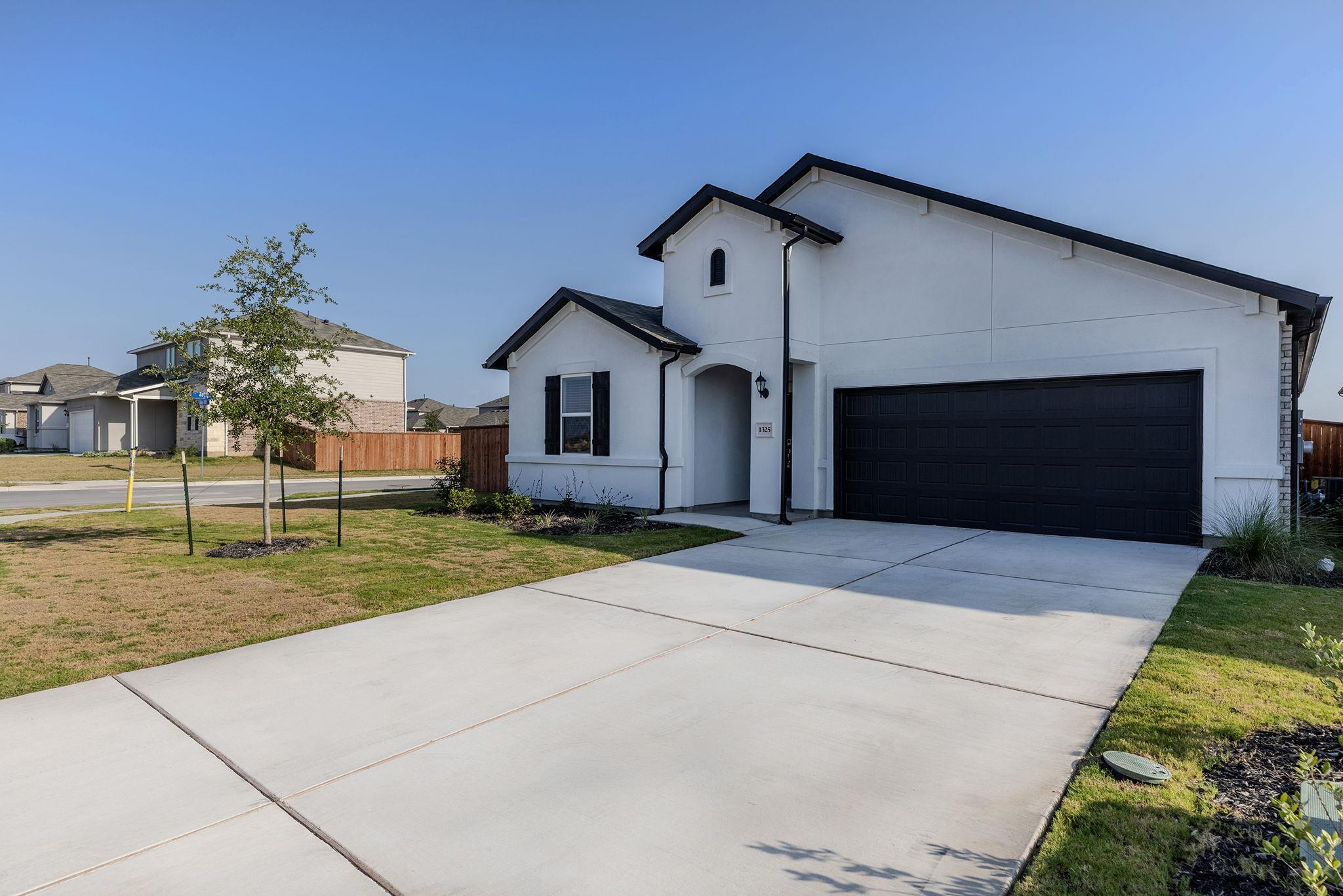 1325 Alana Falls Ave Property Photo 6