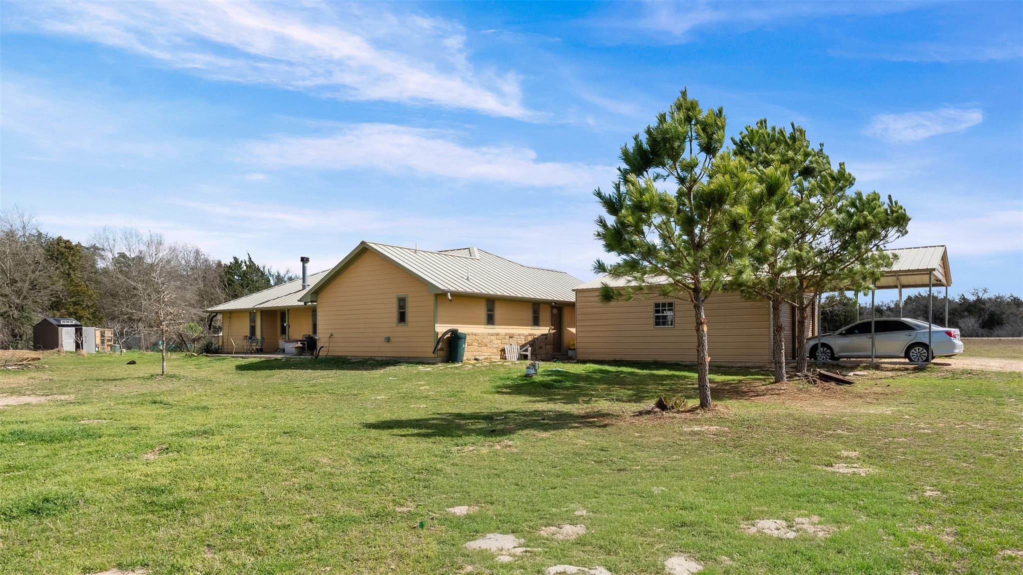 1102 Fairview Dr Property Photo 3