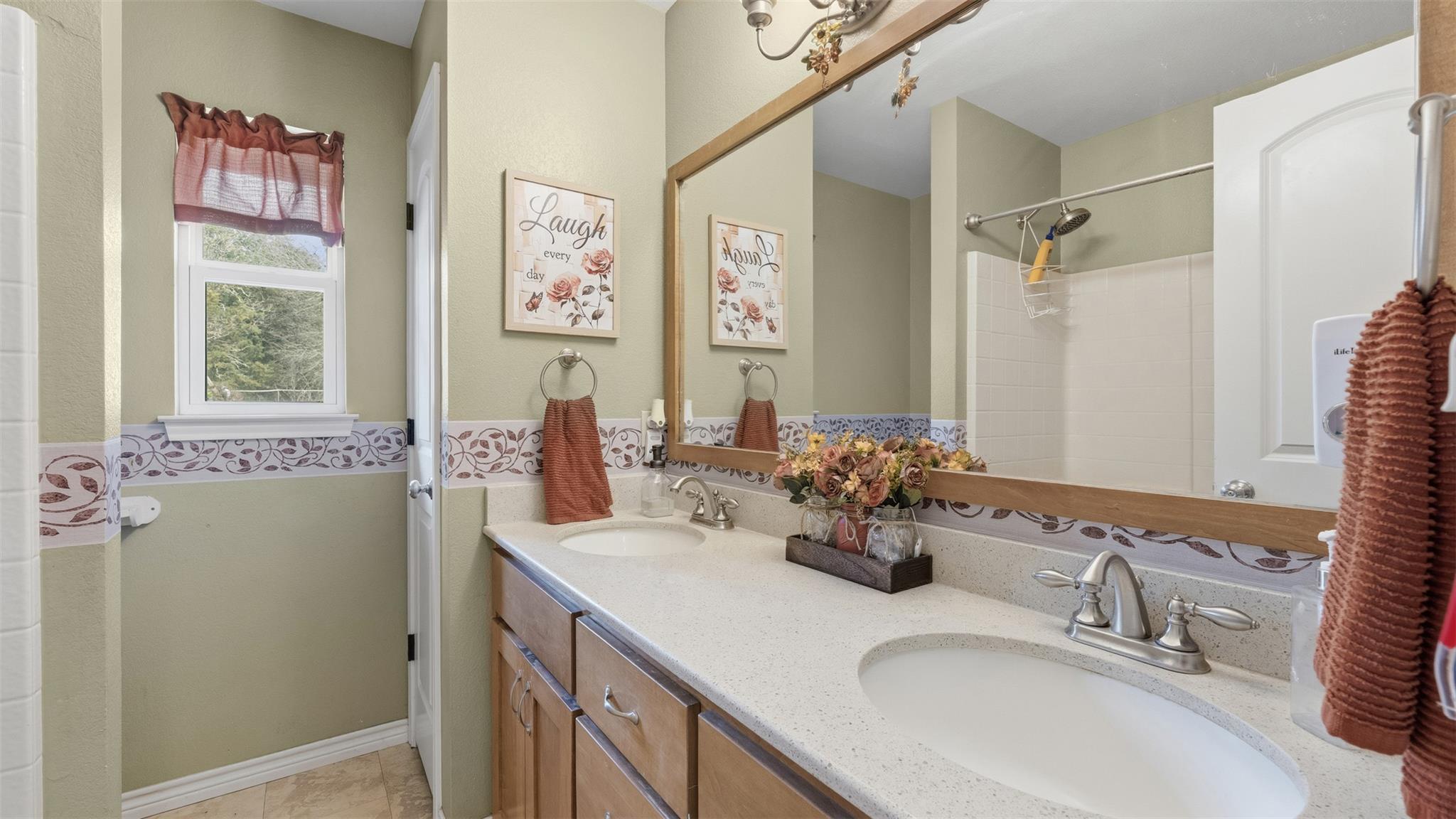1102 Fairview Dr Property Photo 22