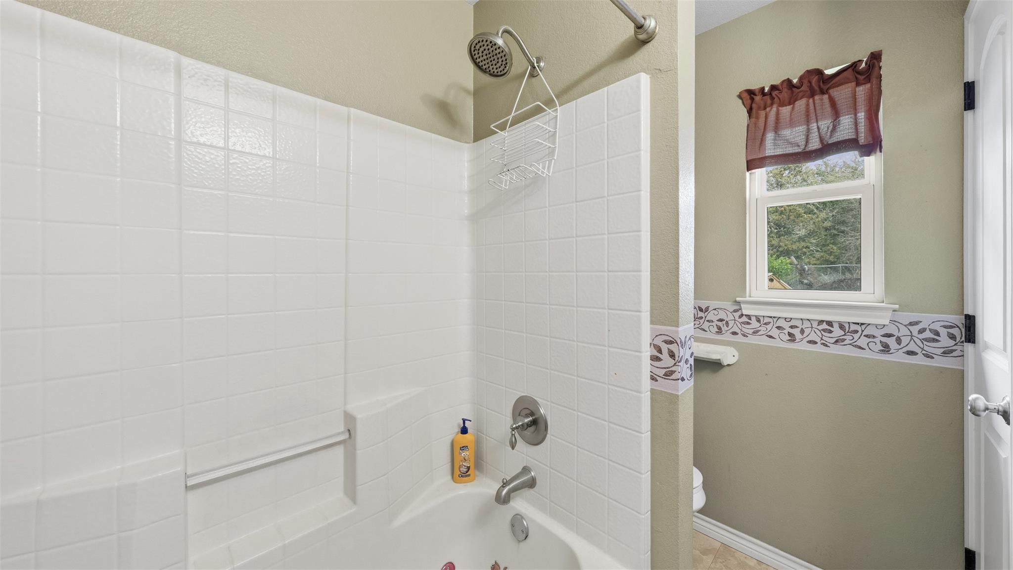 1102 Fairview Dr Property Photo 23