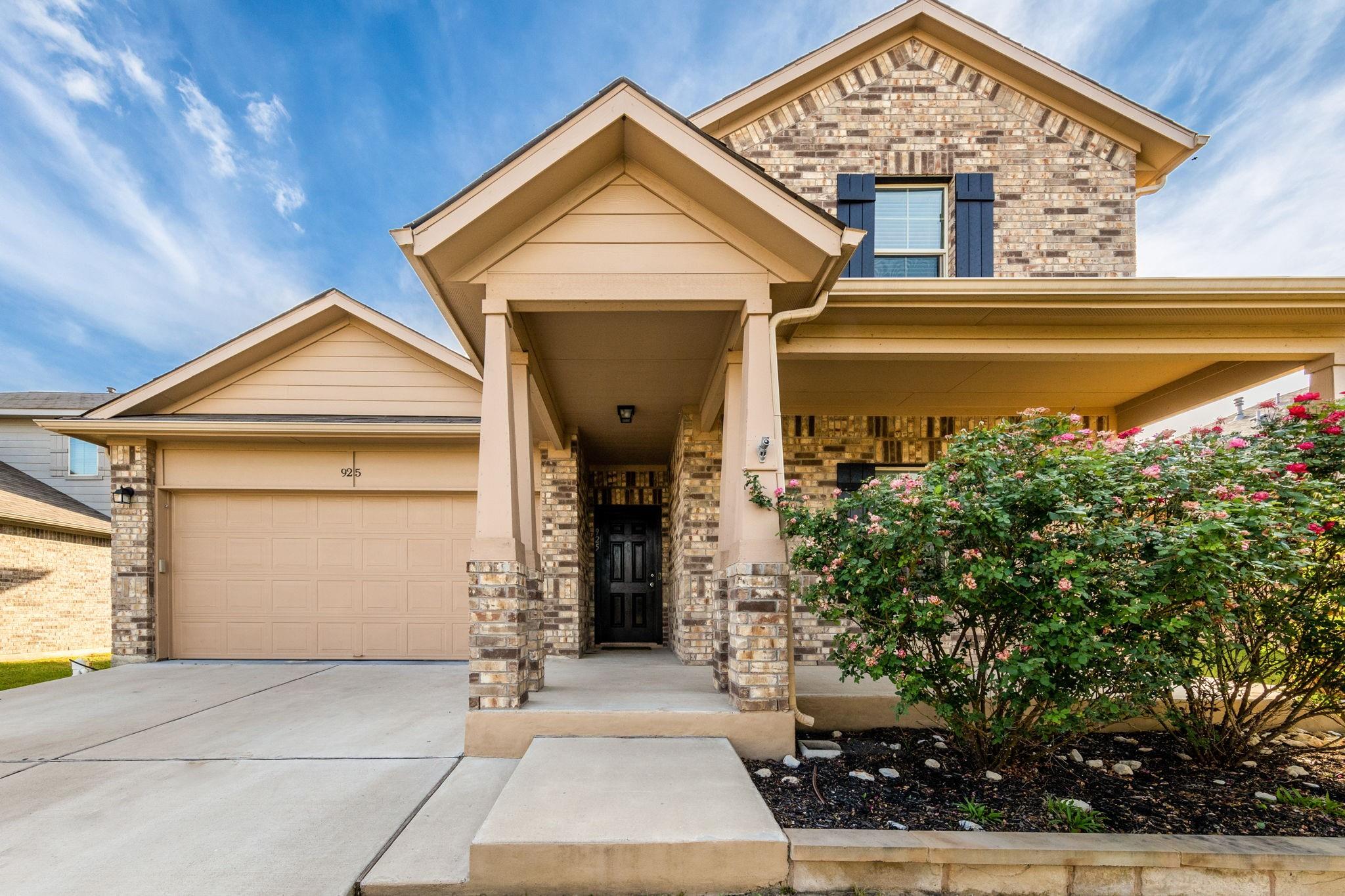 925 Woodduck Trl Property Photo 1