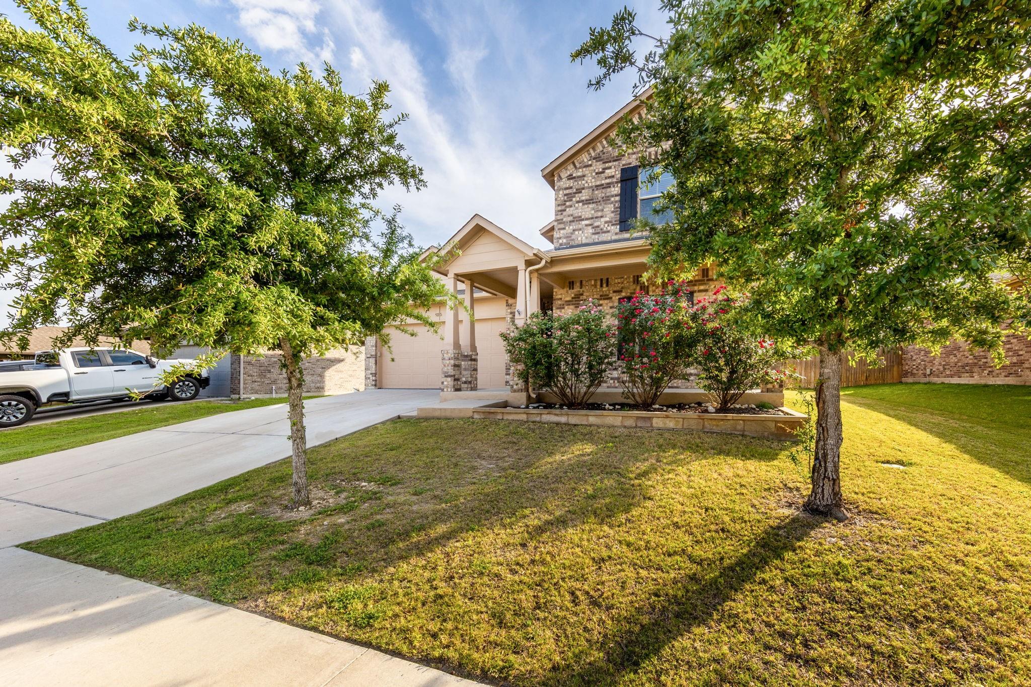 925 Woodduck Trl Property Photo 3