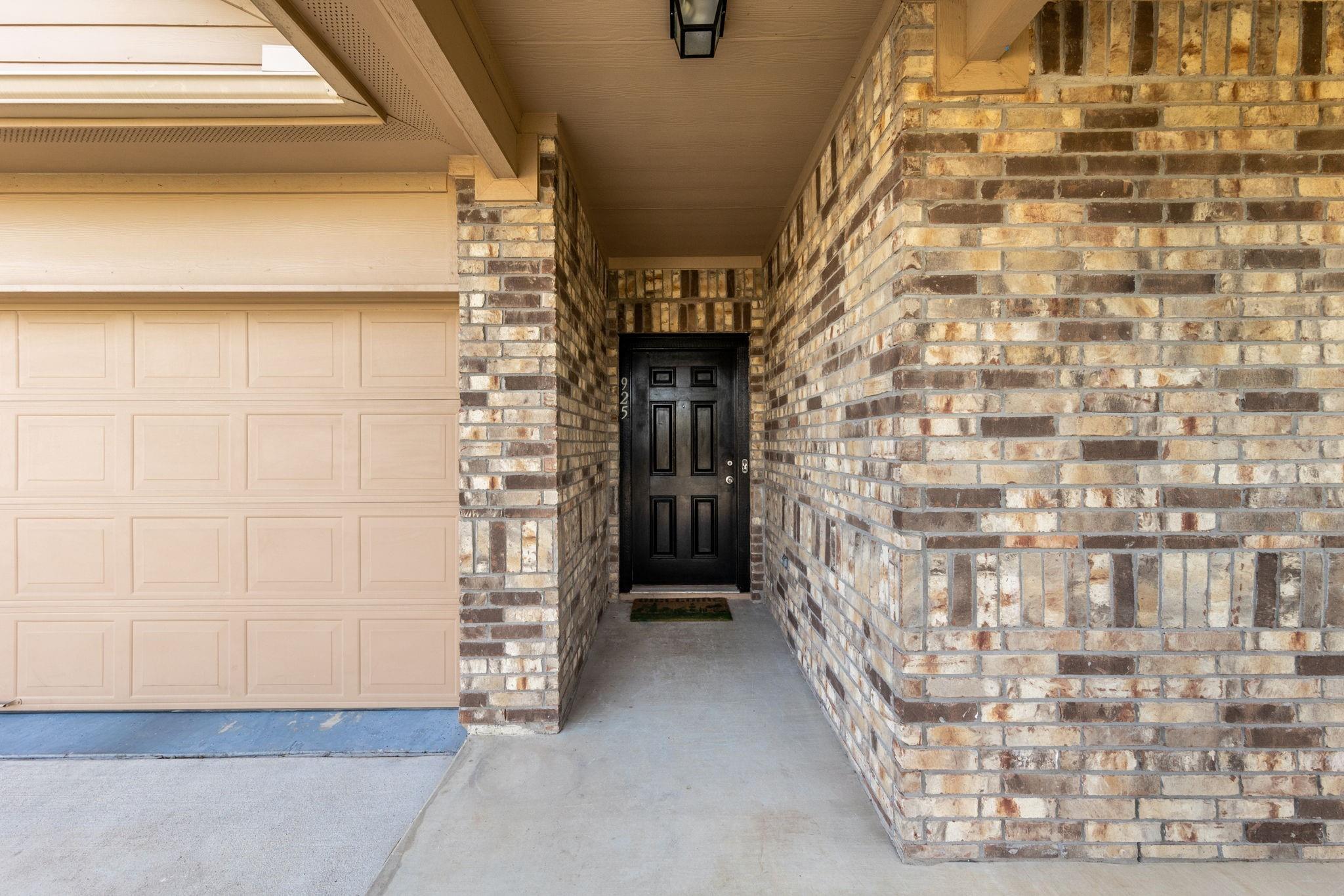925 Woodduck Trl Property Photo 5