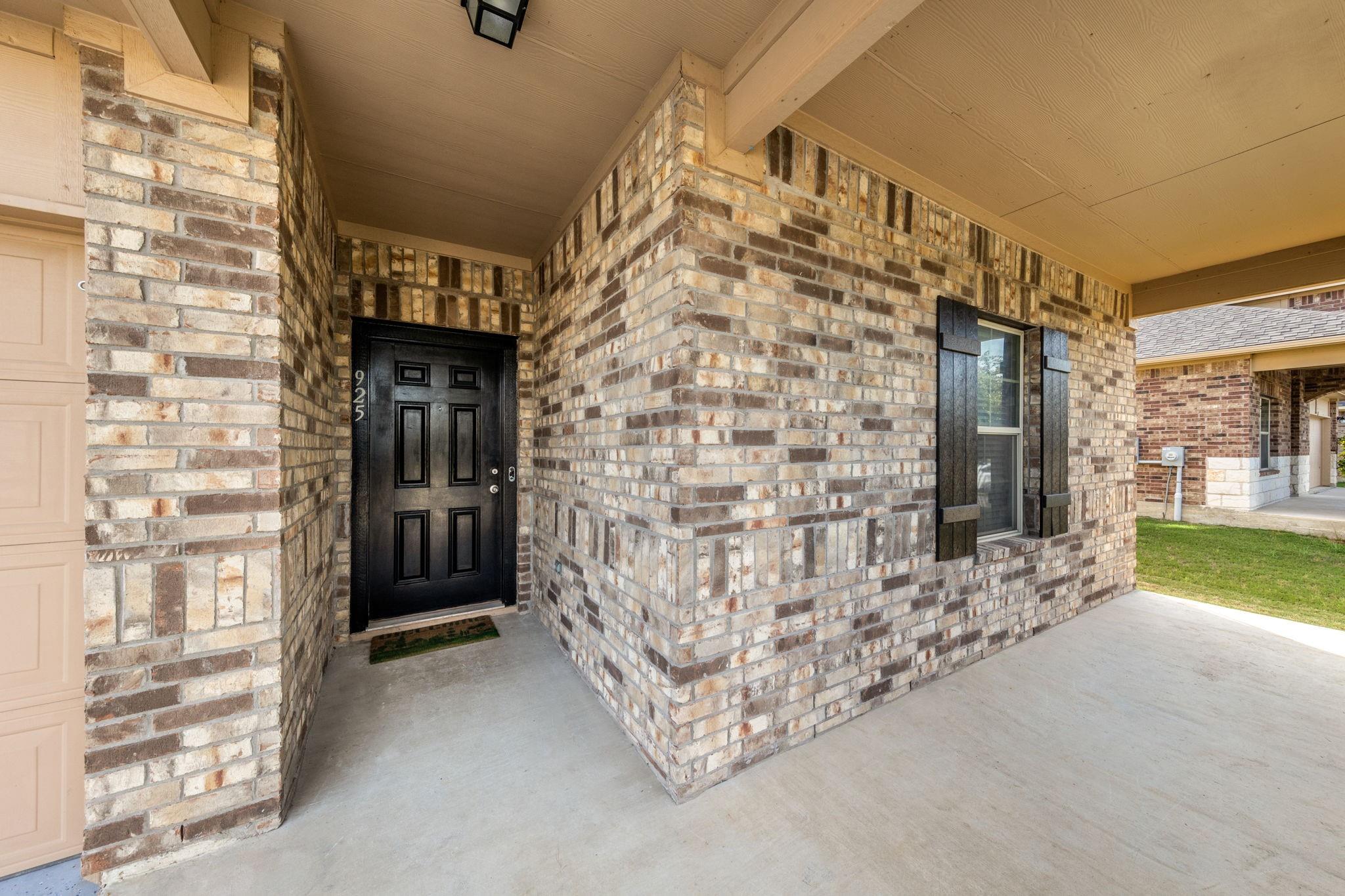 925 Woodduck Trl Property Photo 6