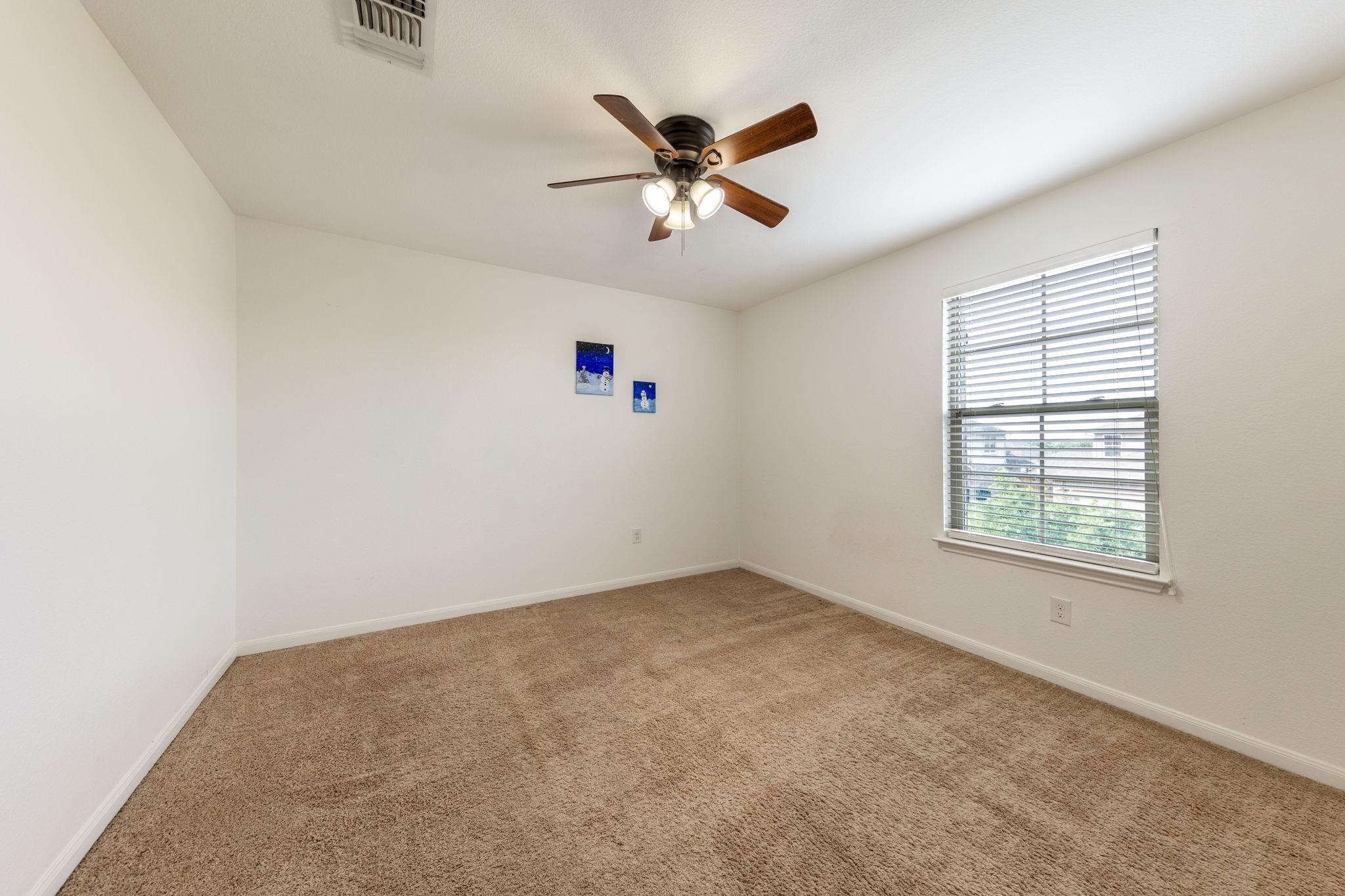 925 Woodduck Trl Property Photo 7