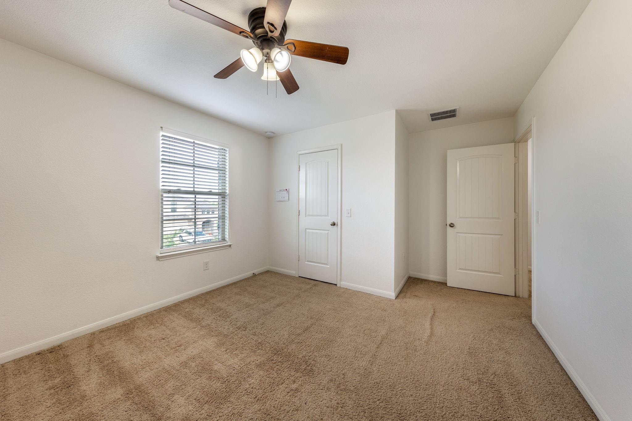 925 Woodduck Trl Property Photo 8