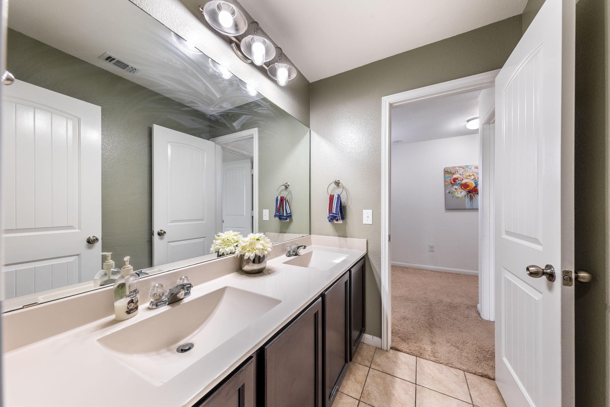 925 Woodduck Trl Property Photo 15