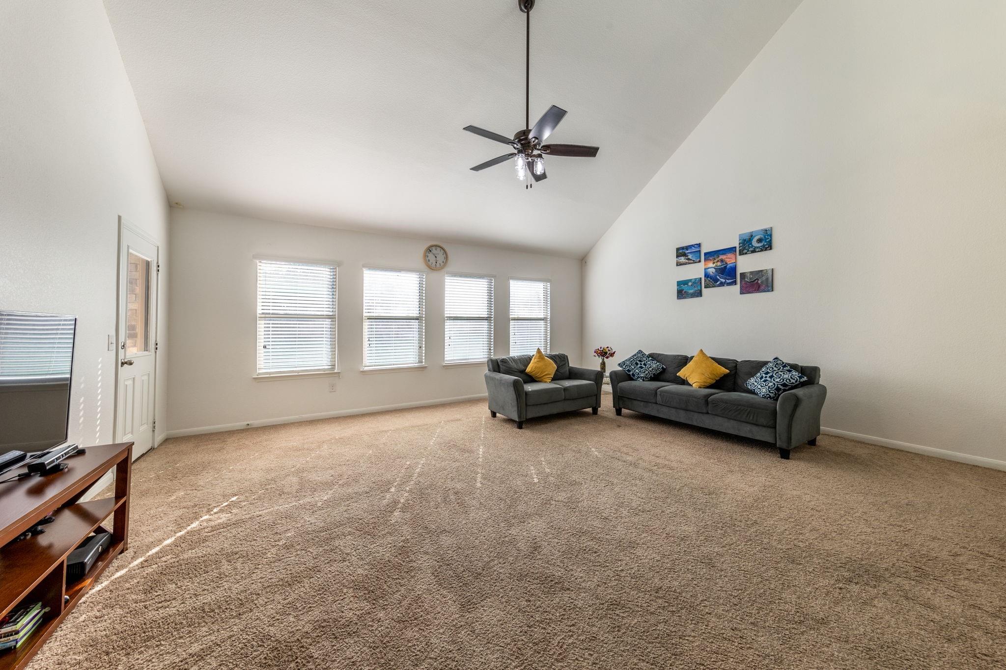 925 Woodduck Trl Property Photo 23