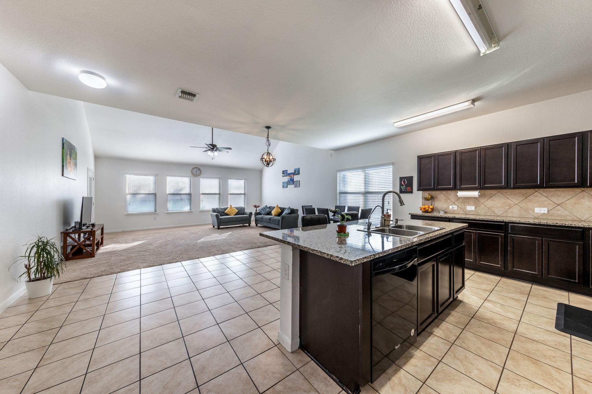 925 Woodduck Trl Property Photo 39