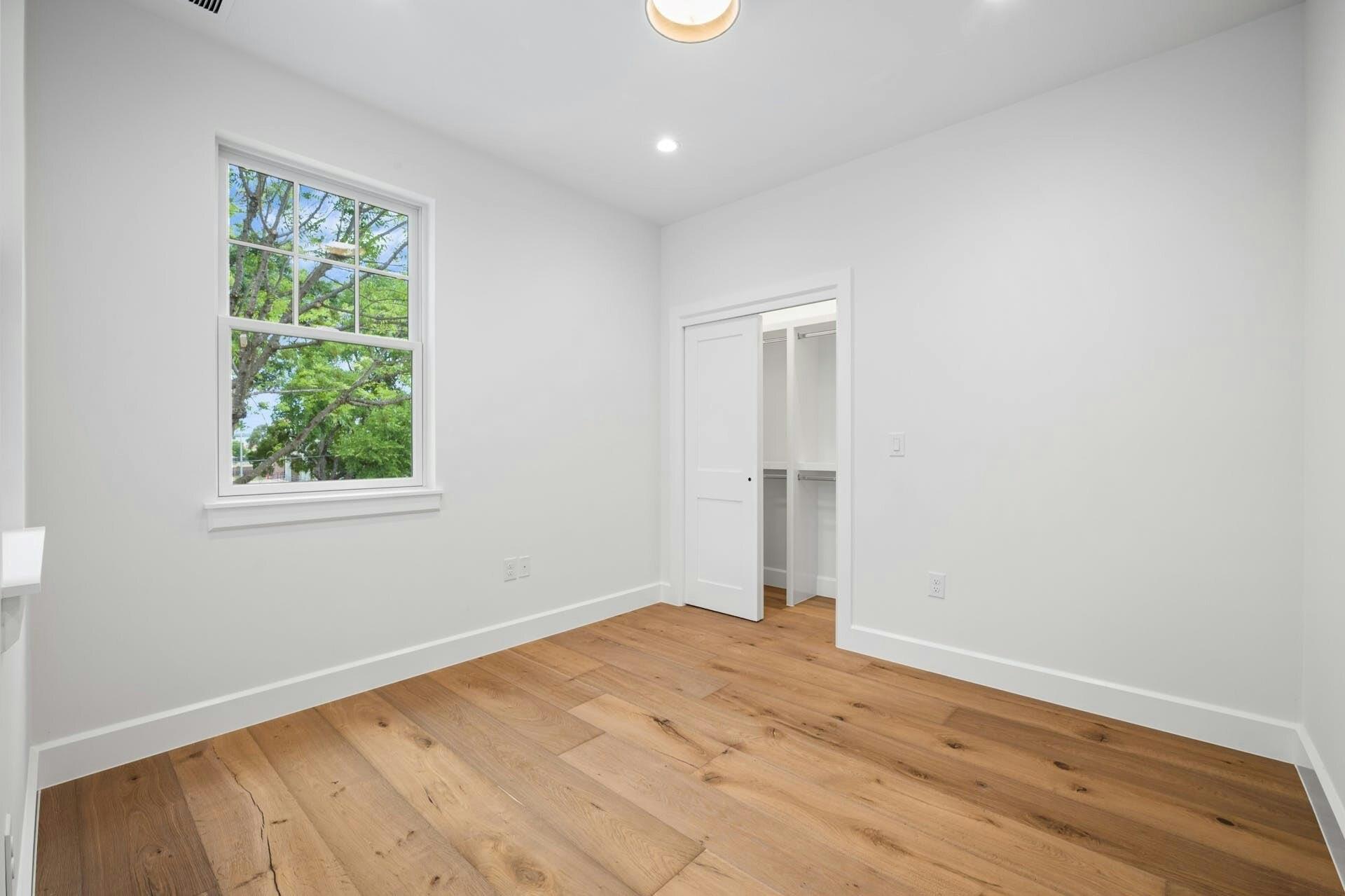 1919 W 38th St Property Photo 18