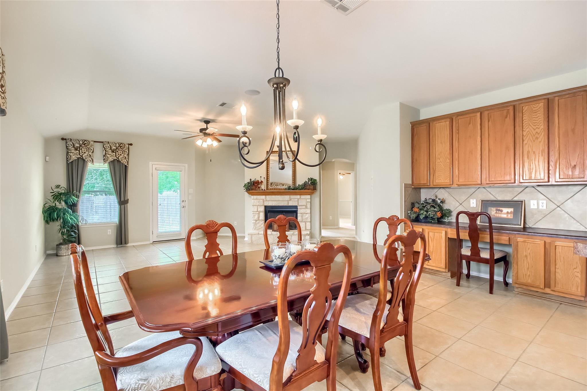 18720 Royal Pointe Dr Property Photo 3