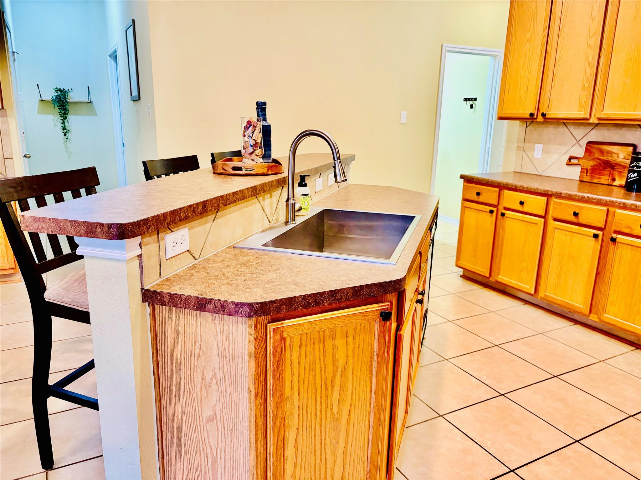 18720 Royal Pointe Dr Property Photo 10