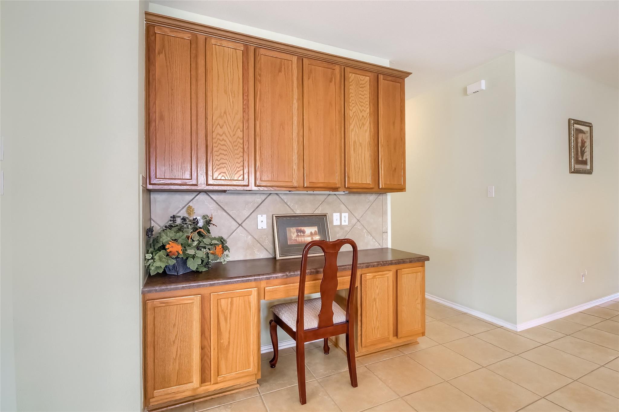 18720 Royal Pointe Dr Property Photo 15