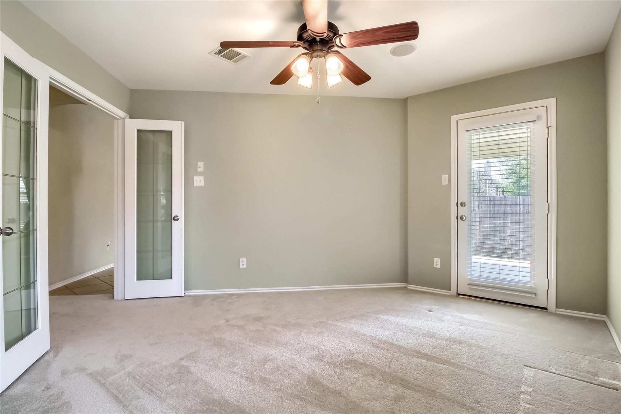 18720 Royal Pointe Dr Property Photo 19