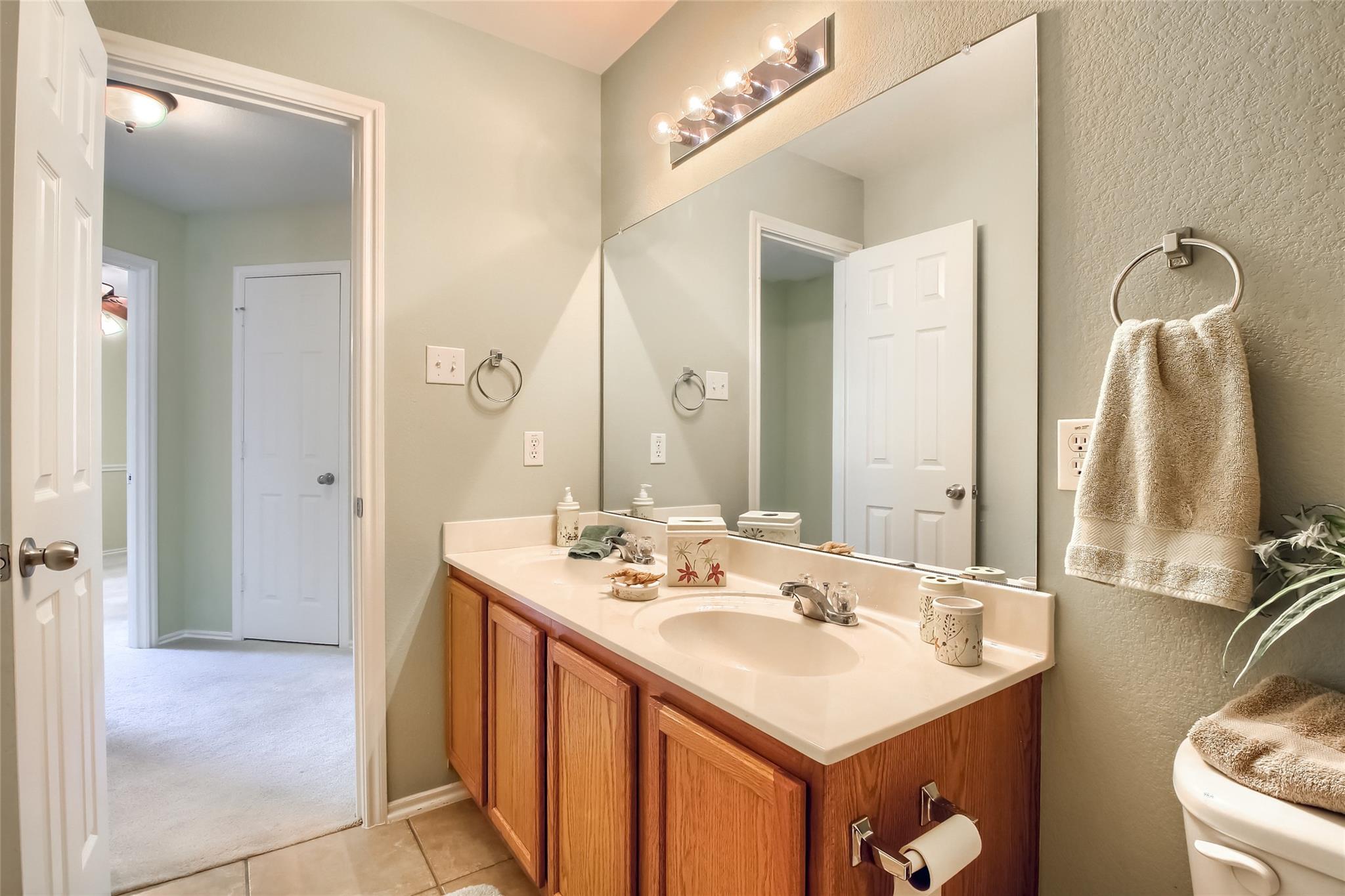18720 Royal Pointe Dr Property Photo 25