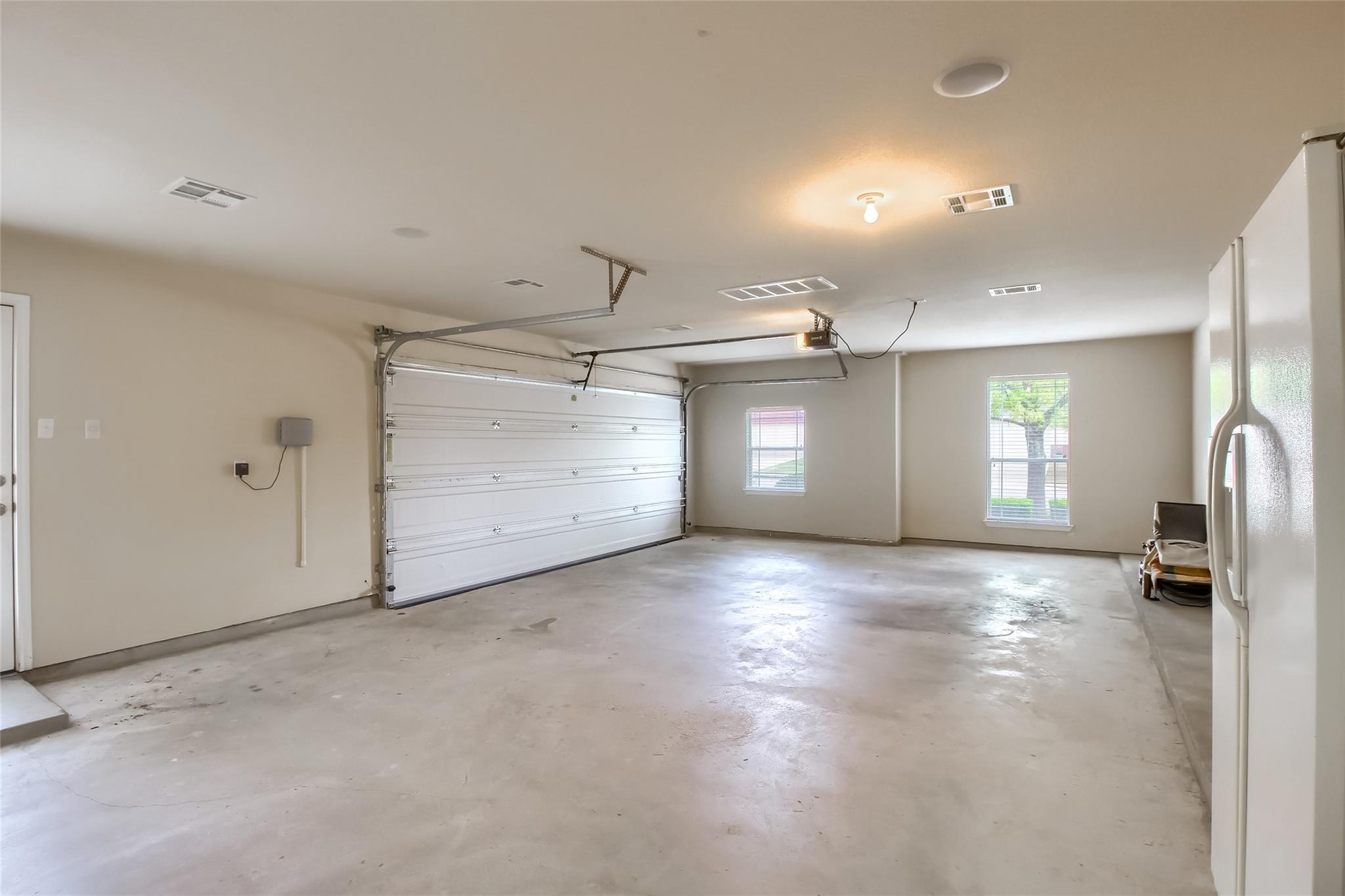 18720 Royal Pointe Dr Property Photo 30