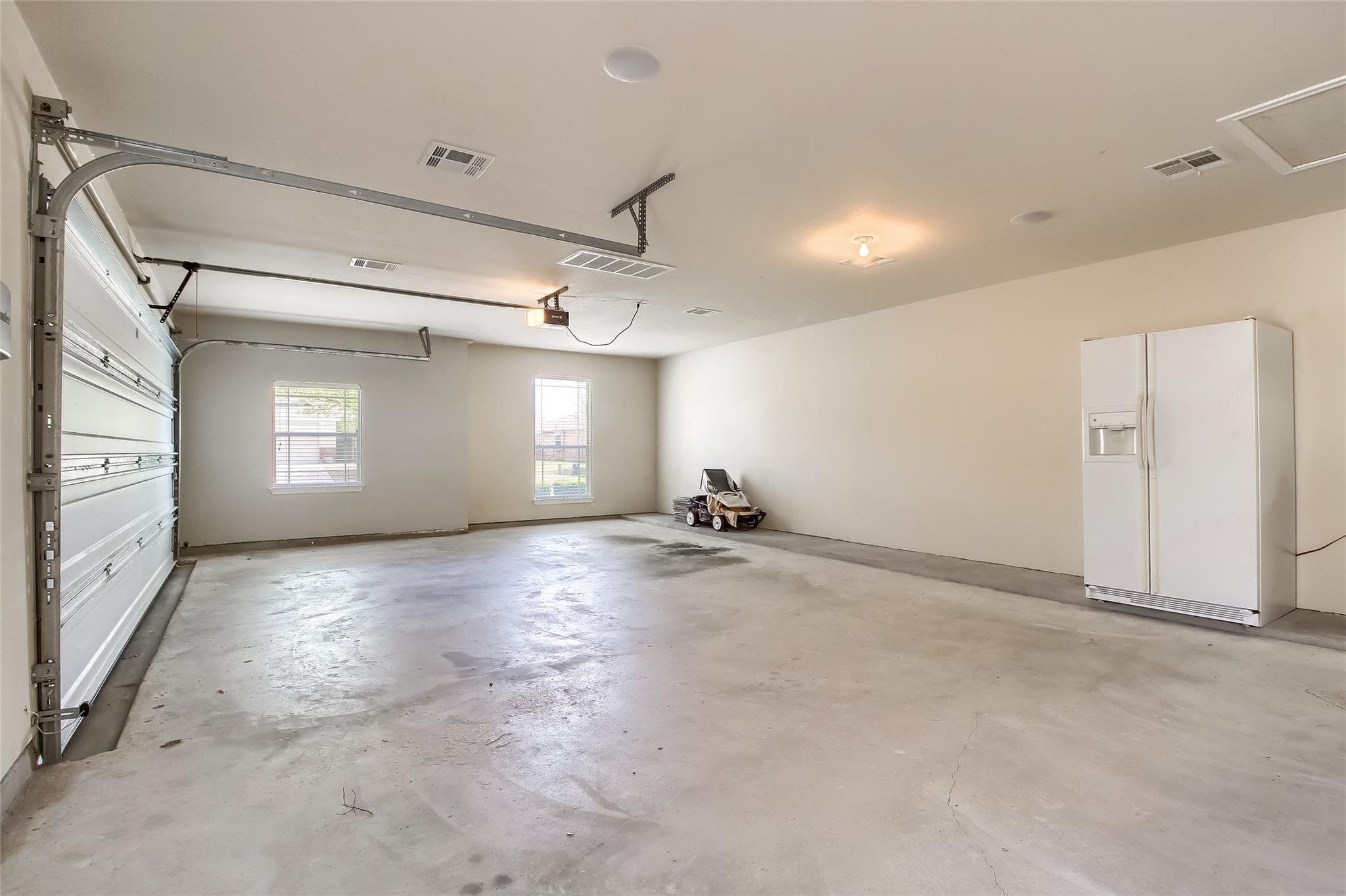 18720 Royal Pointe Dr Property Photo 31