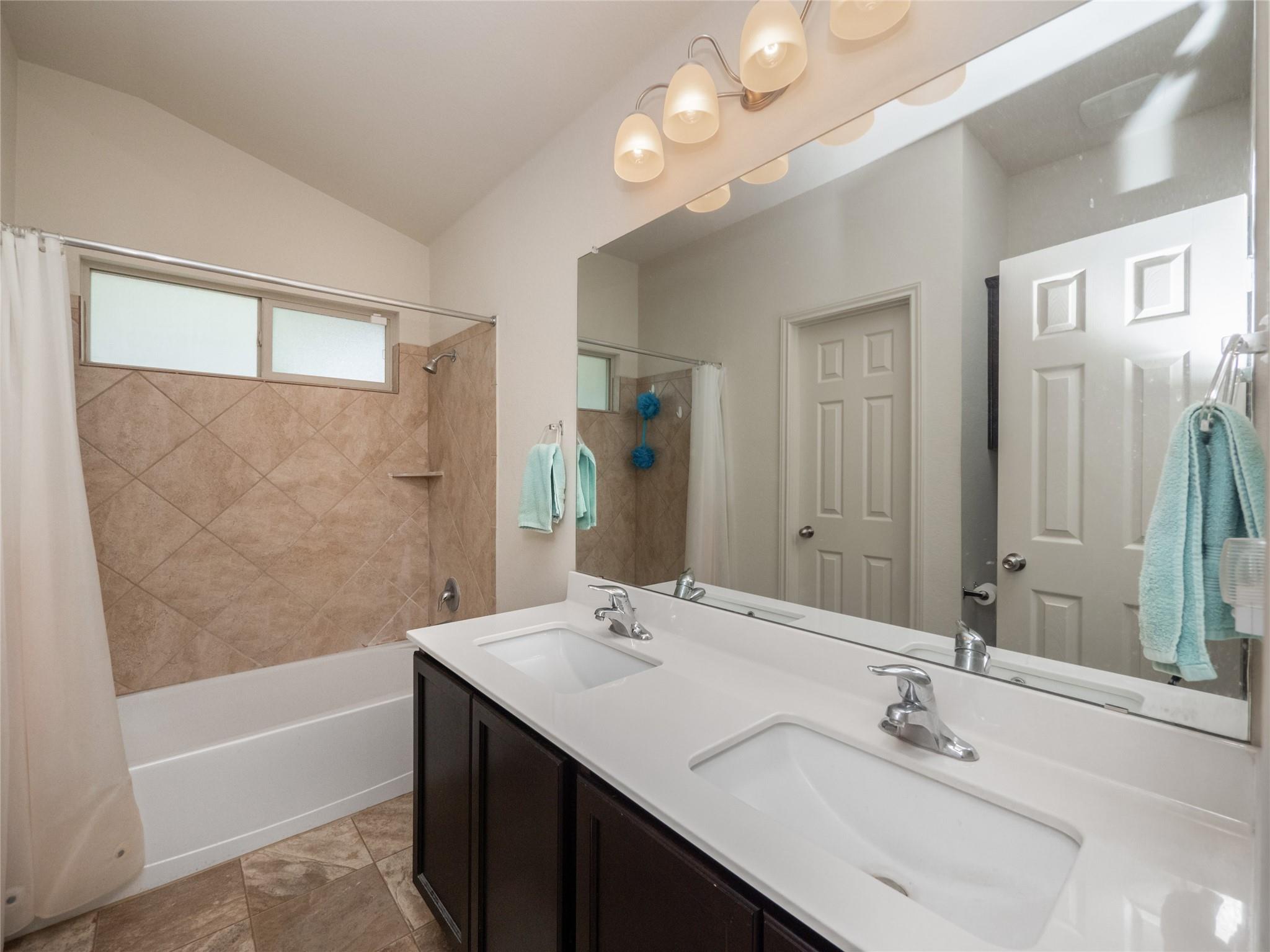 412 Amber Ln Property Photo 15