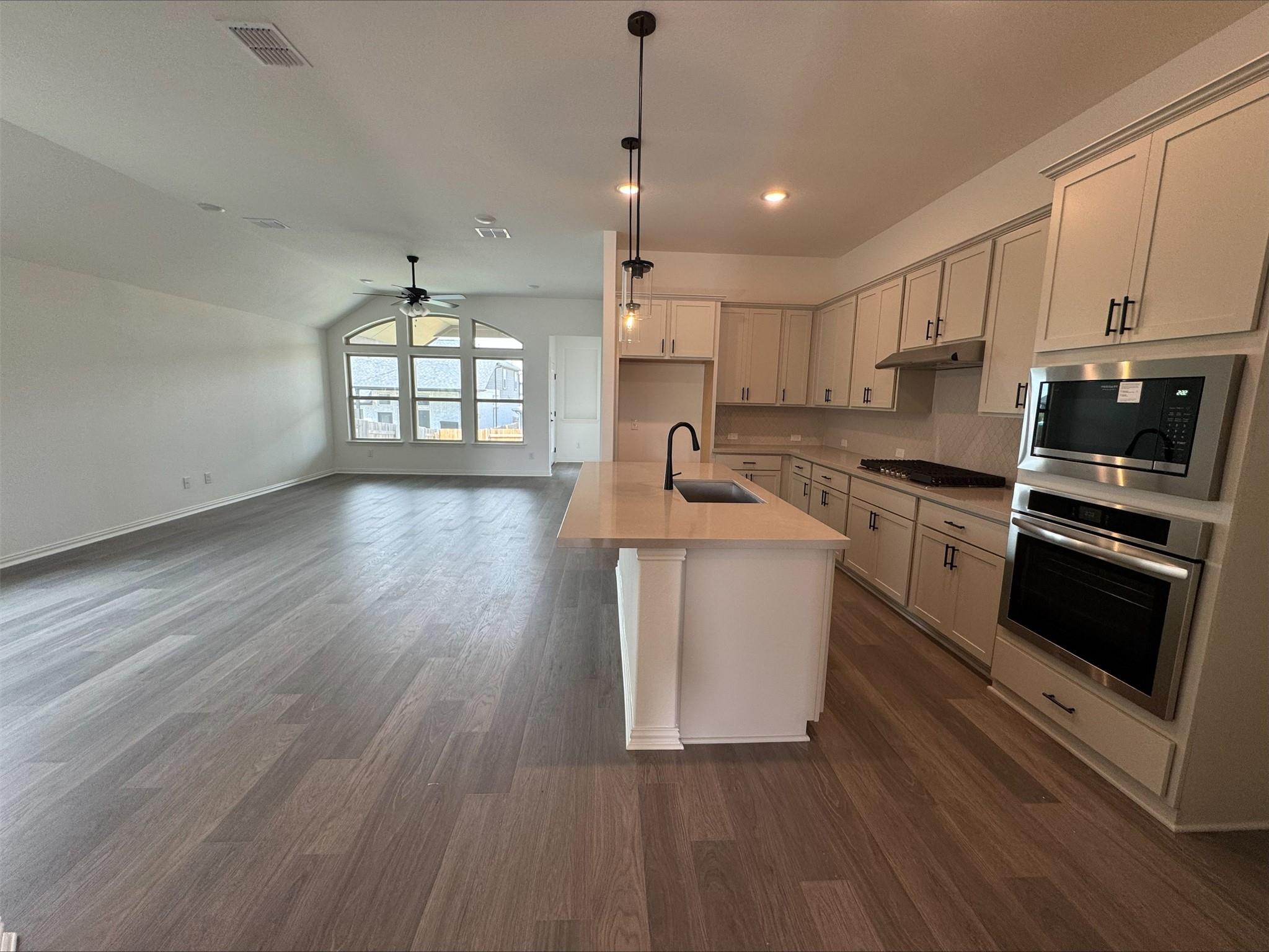 339 Durian Loop Property Photo 7
