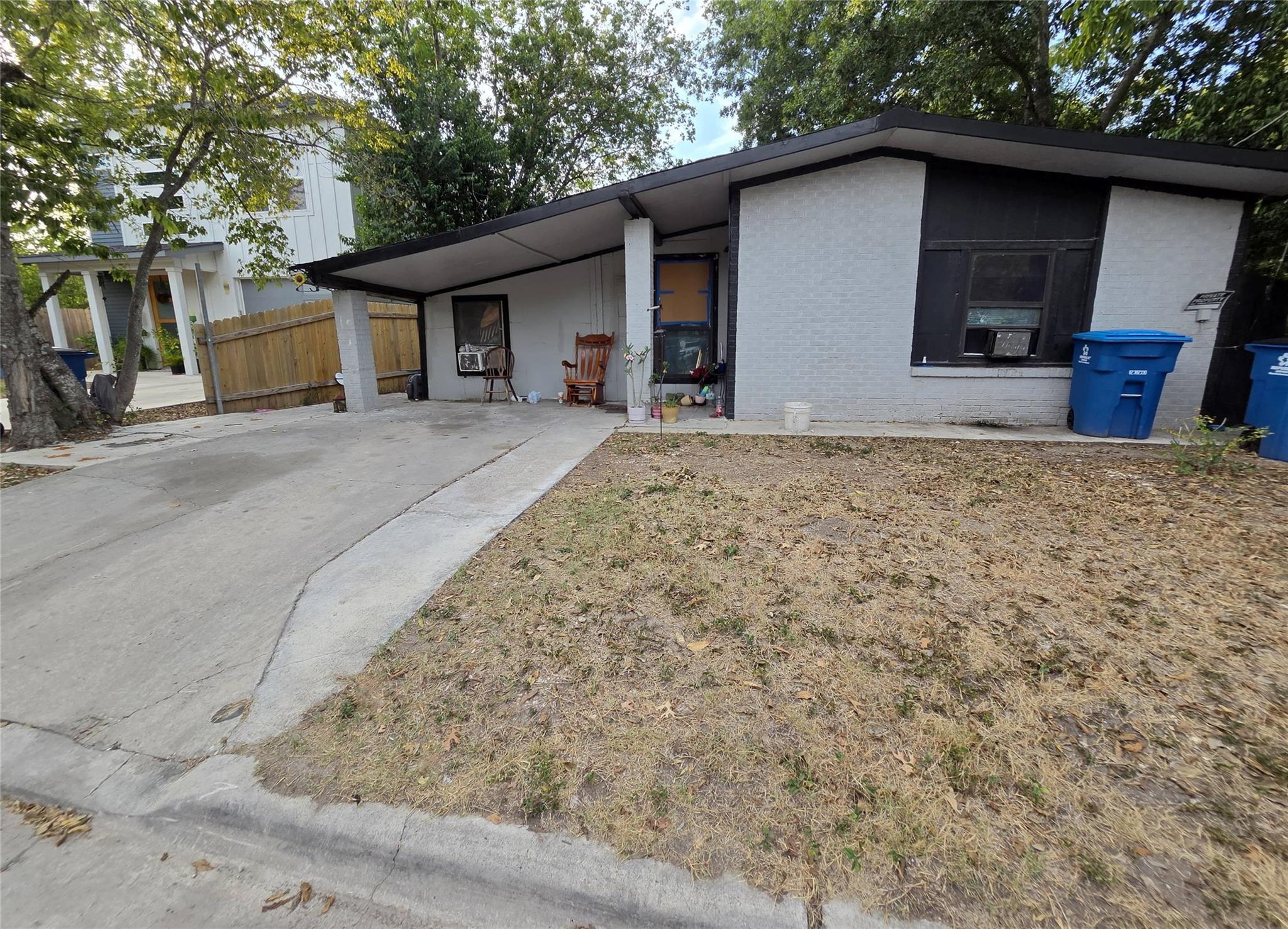 703 Rosewood St Property Photo 1