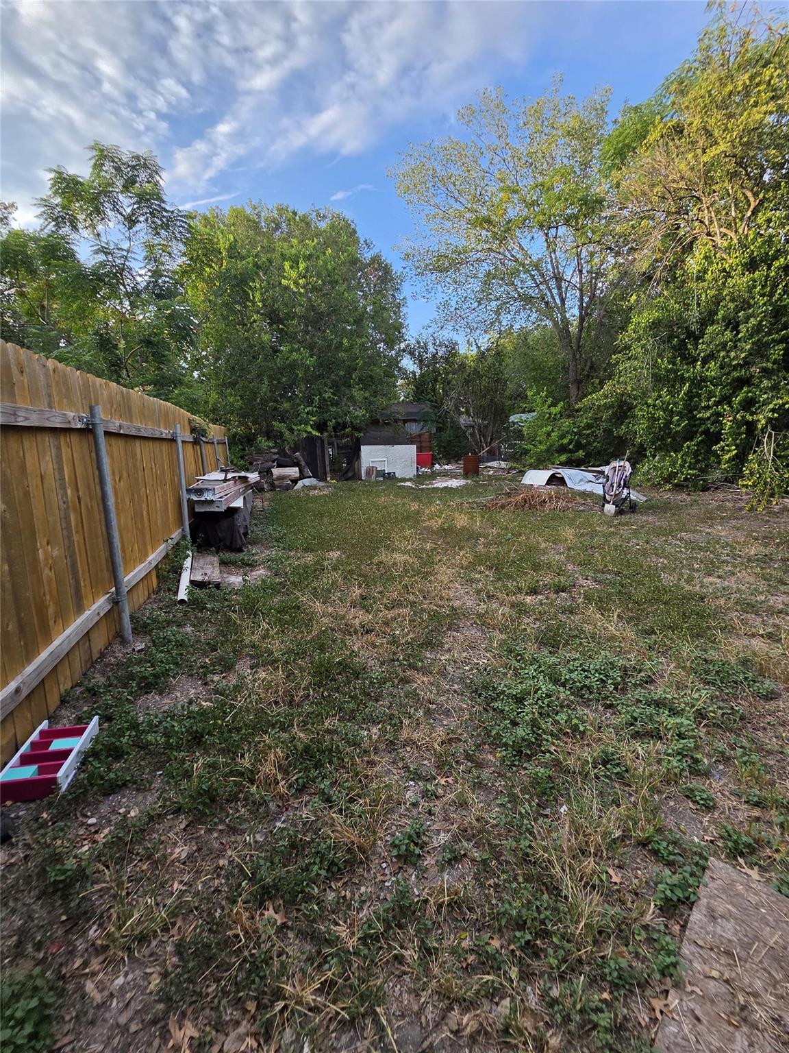 703 Rosewood St Property Photo 3