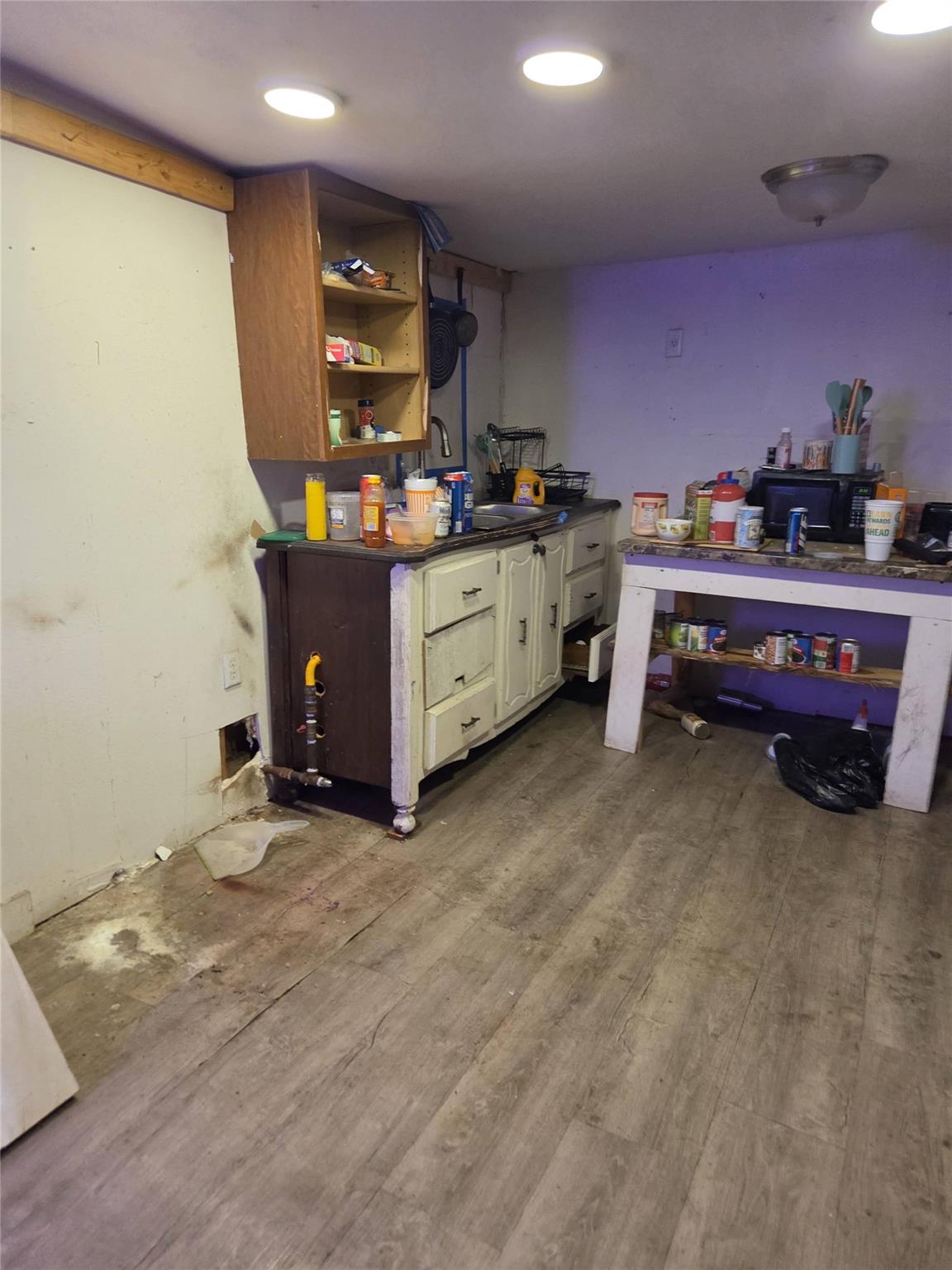 703 Rosewood St Property Photo 4