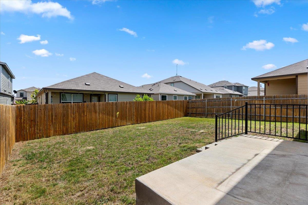 448 Perfect World Loop Property Photo 4