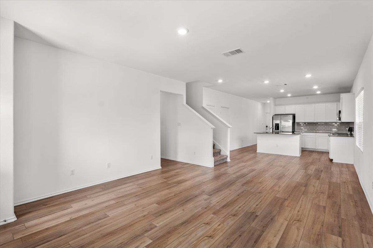 448 Perfect World Loop Property Photo 10